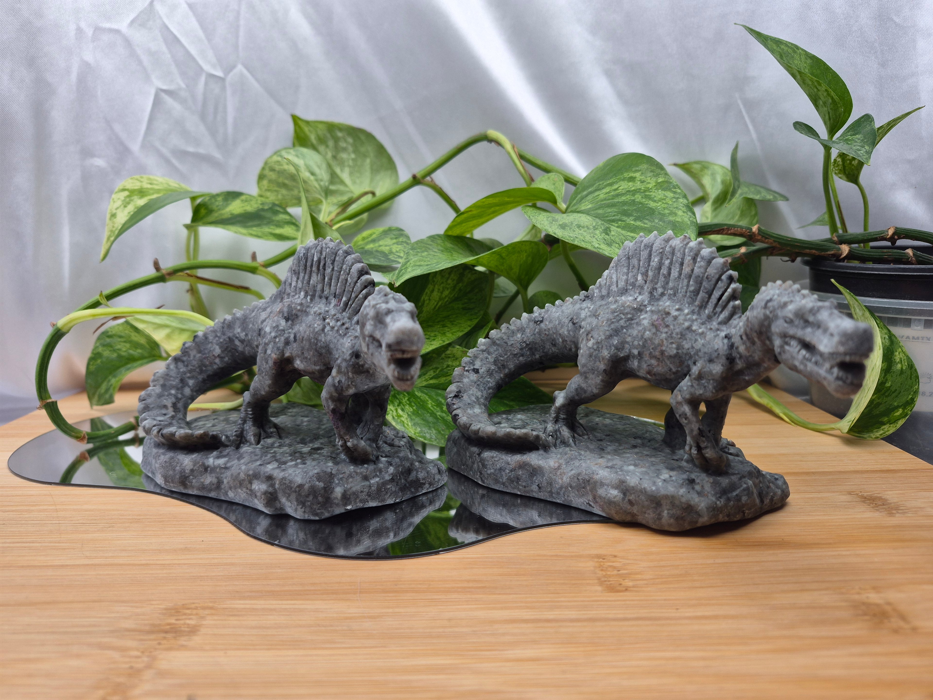 YOOPERLITE SPINOSAURUS