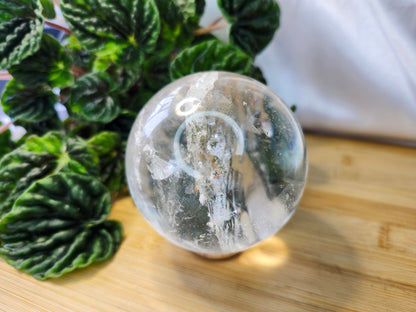 CLEAR QUARTS W/GARDEN SPHERE