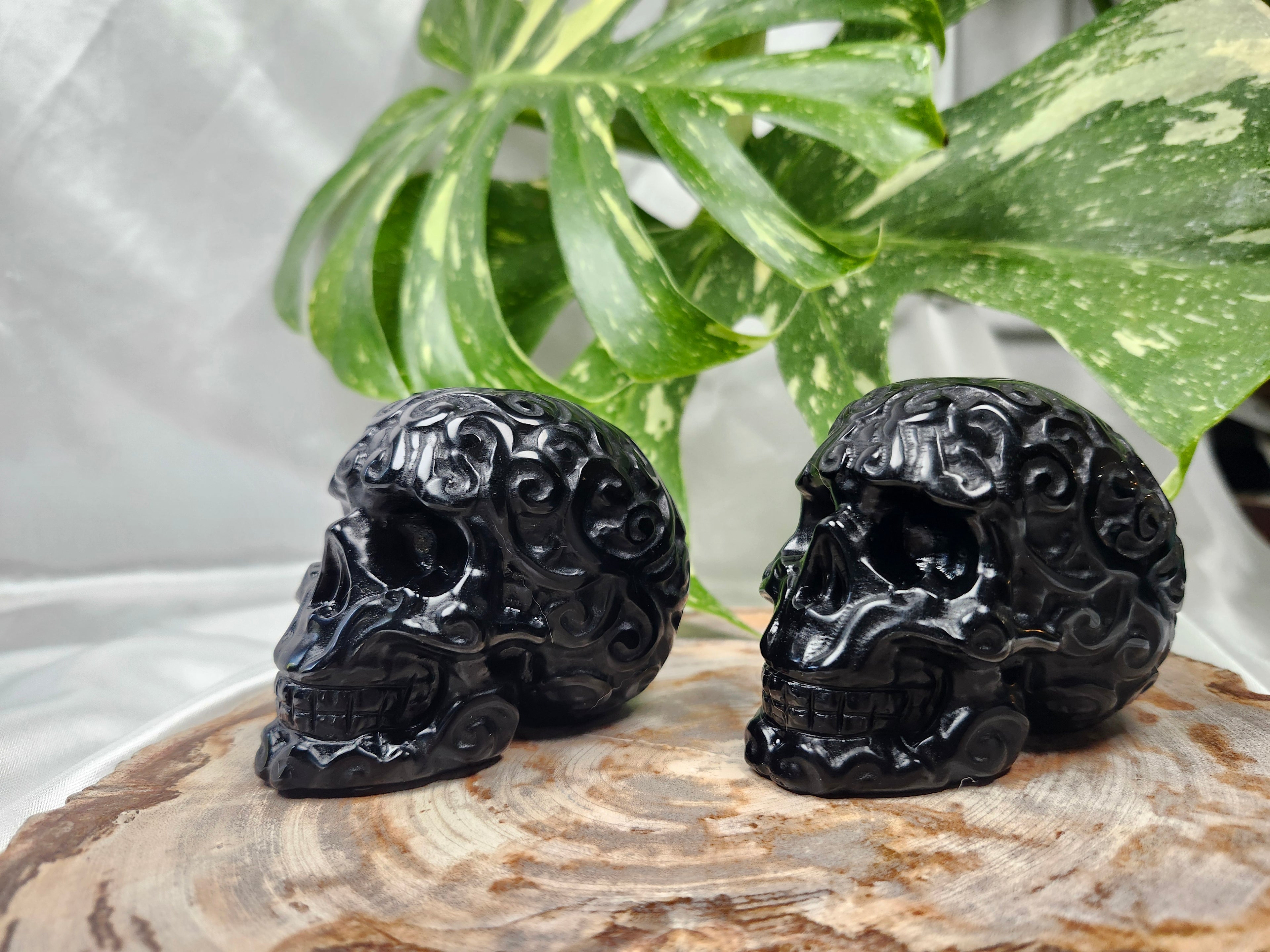OBSIDIAN SKULL LG