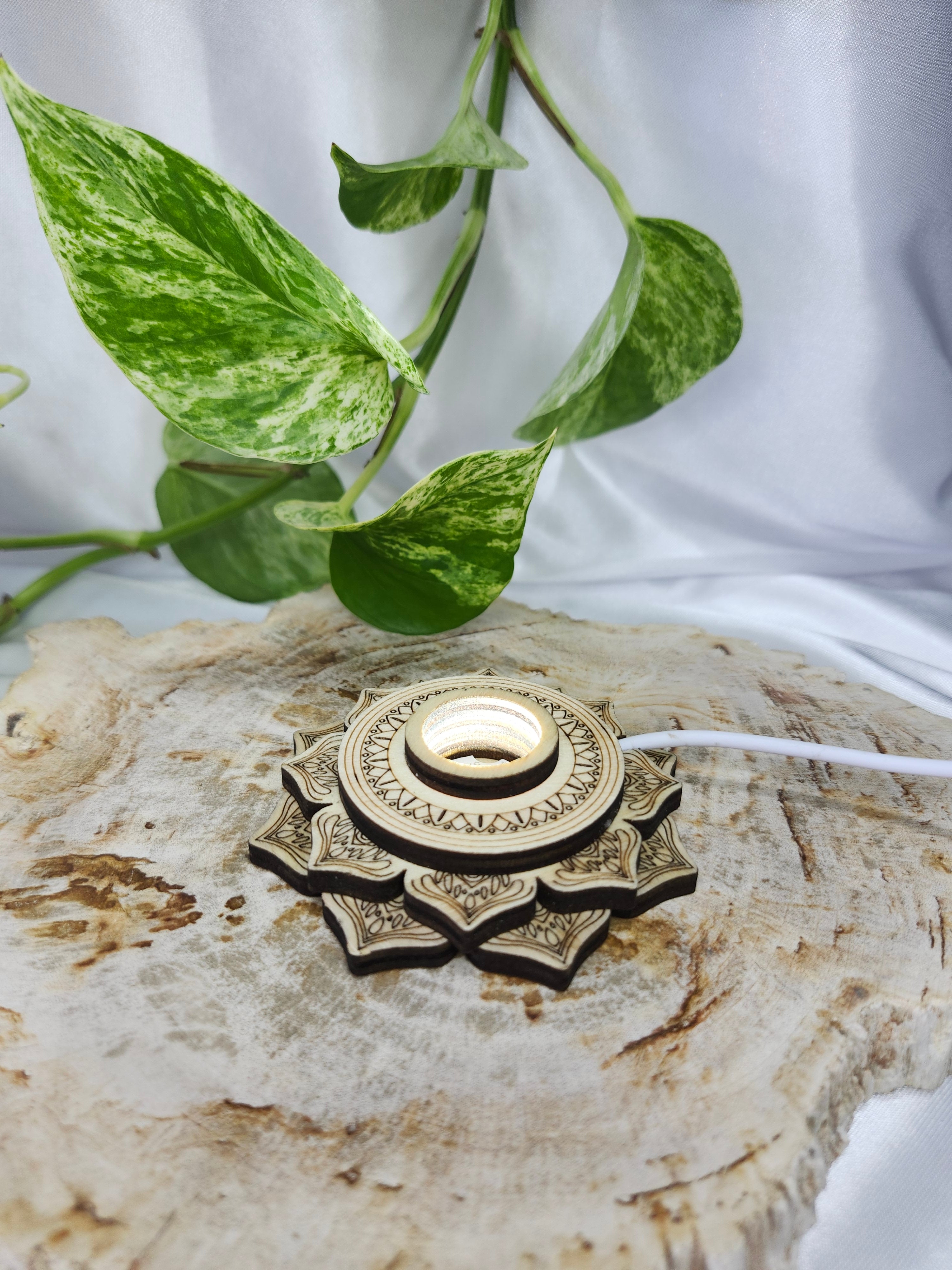 LIGHT BASE FLOWER - WHITE