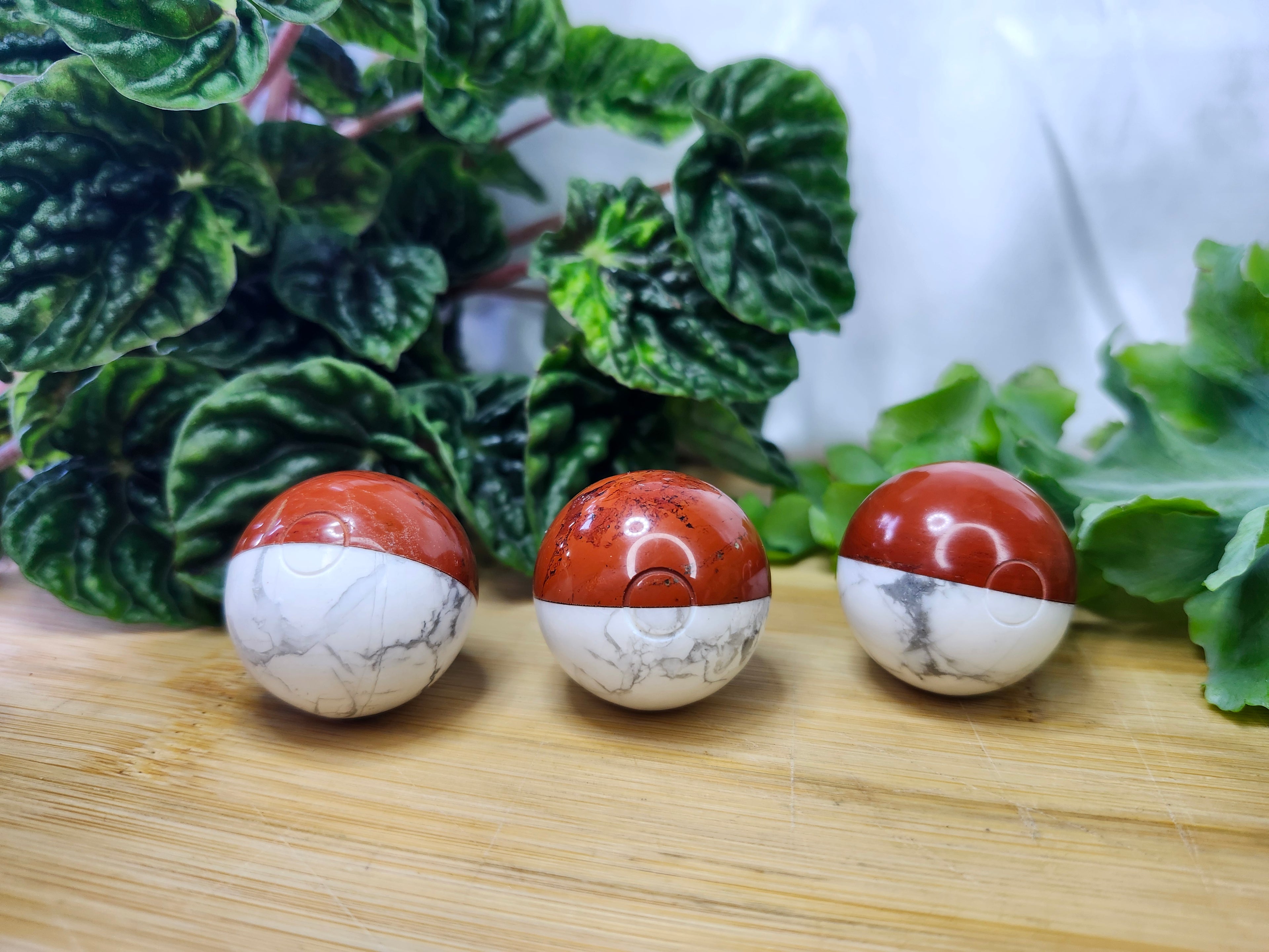 RED JASPER & HOWLITE POKEBALL MD