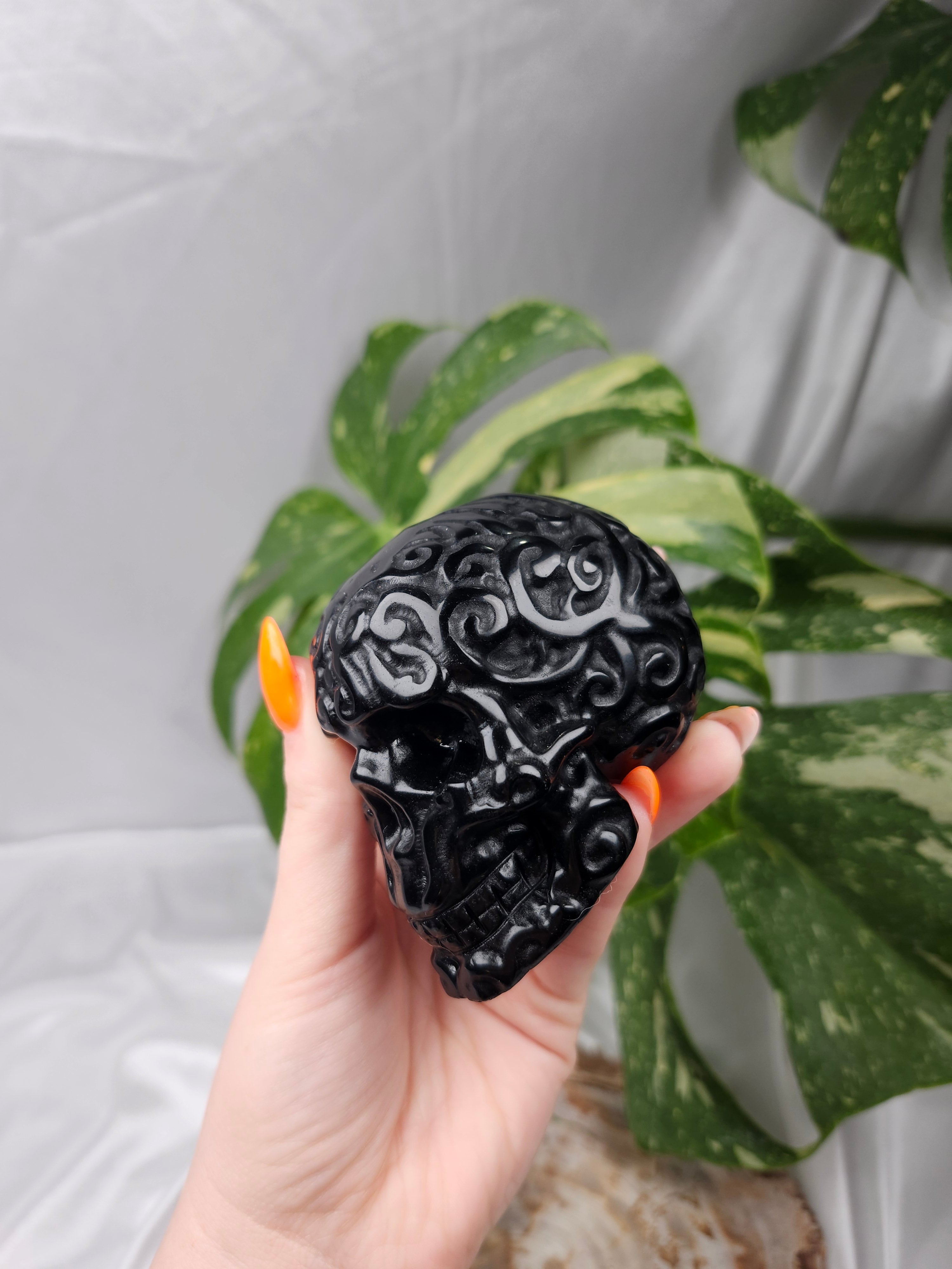 OBSIDIAN SKULL LG