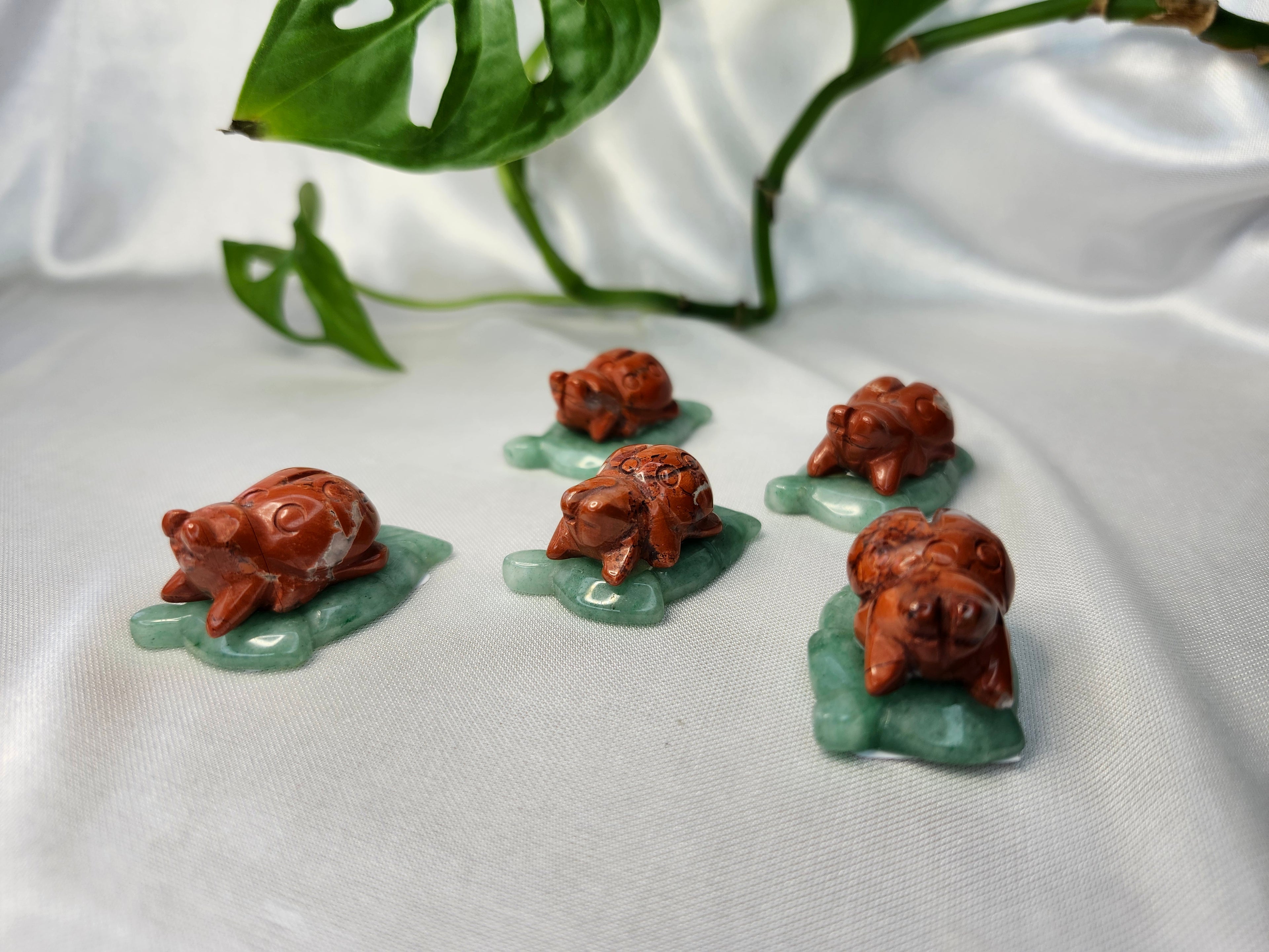 GREEN AVENTURINE/RED JASPER LADY BUG ON LEAF