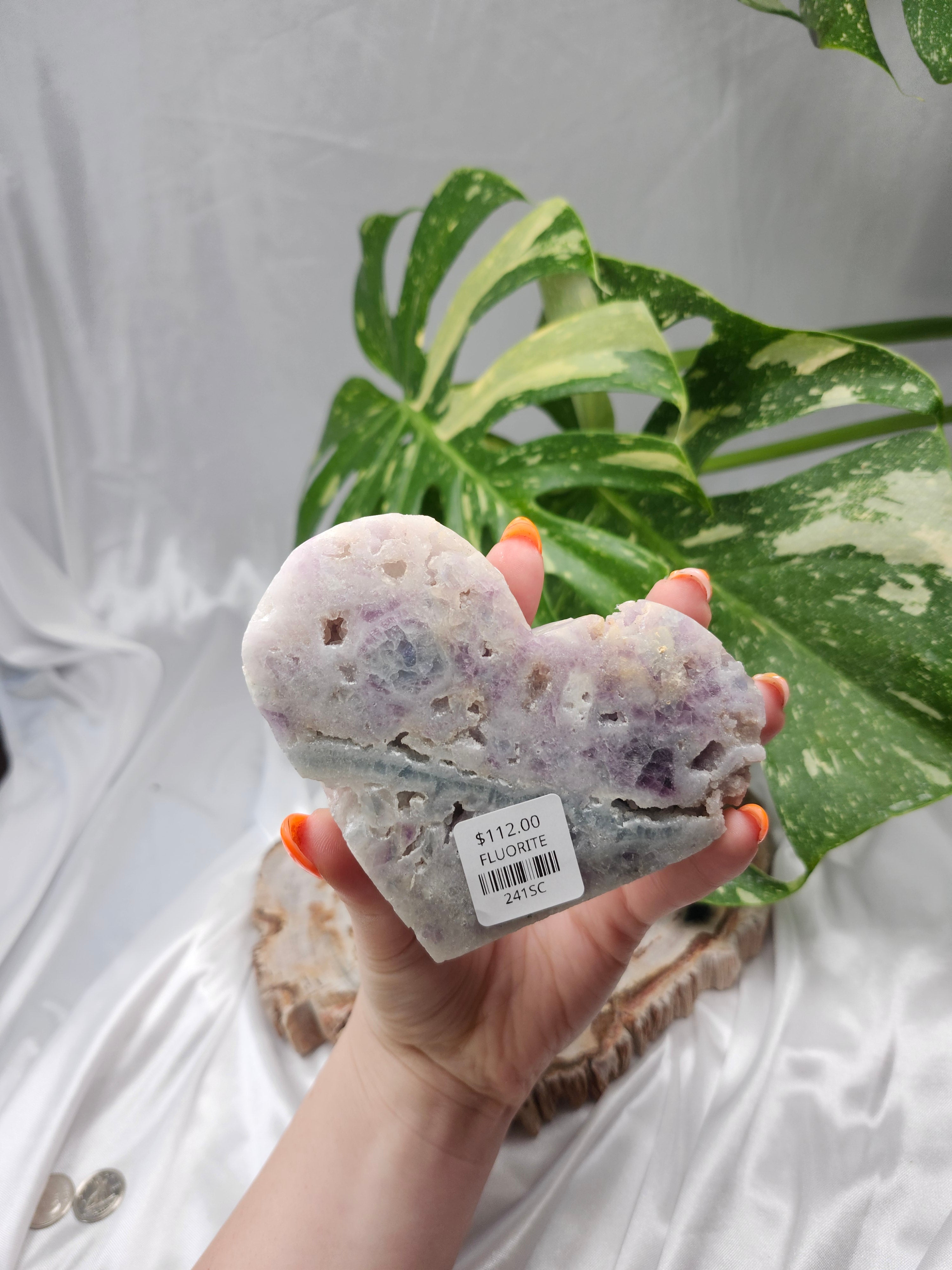 FEATHER FLUORITE HEART W/STAND