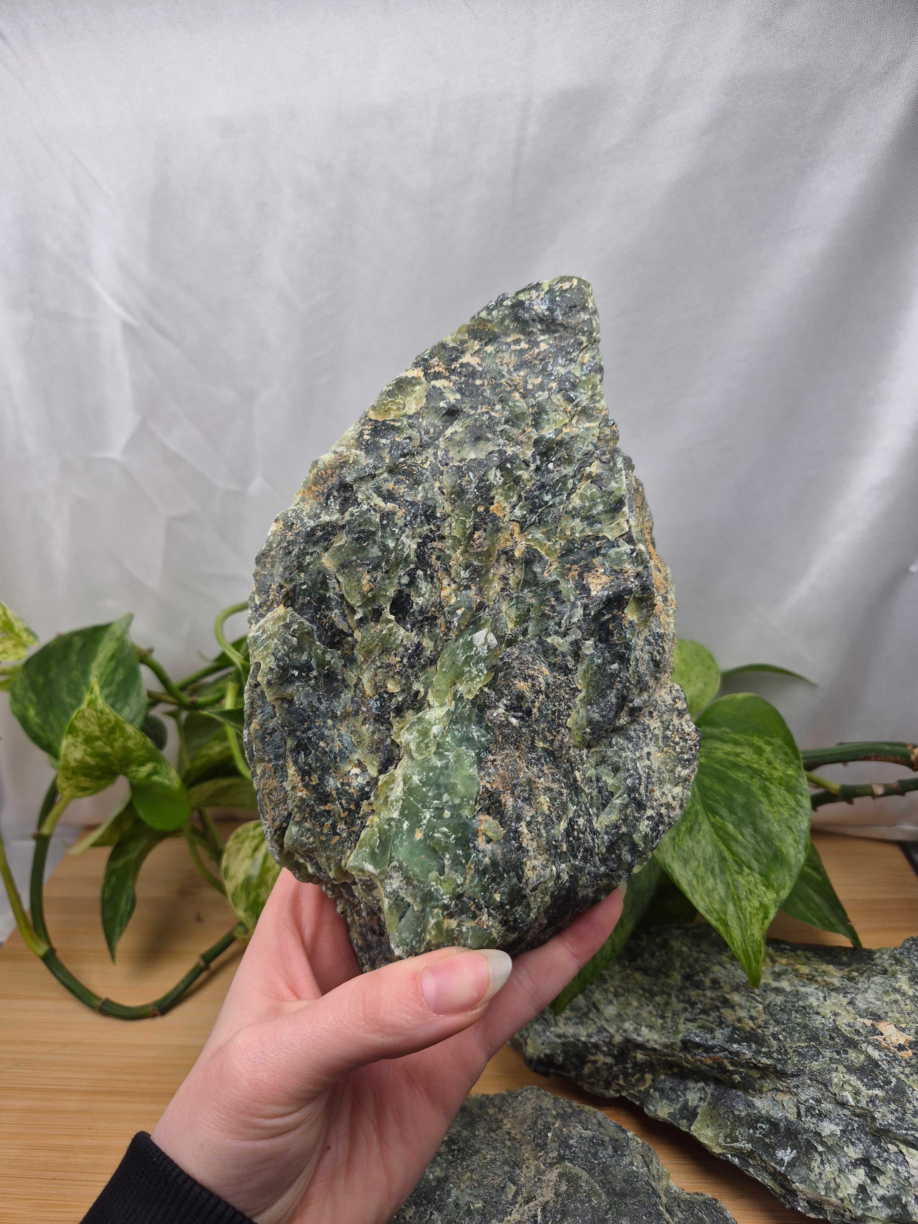 JADE (RUSSIA) ROUGH CHUNK 650g - 990g