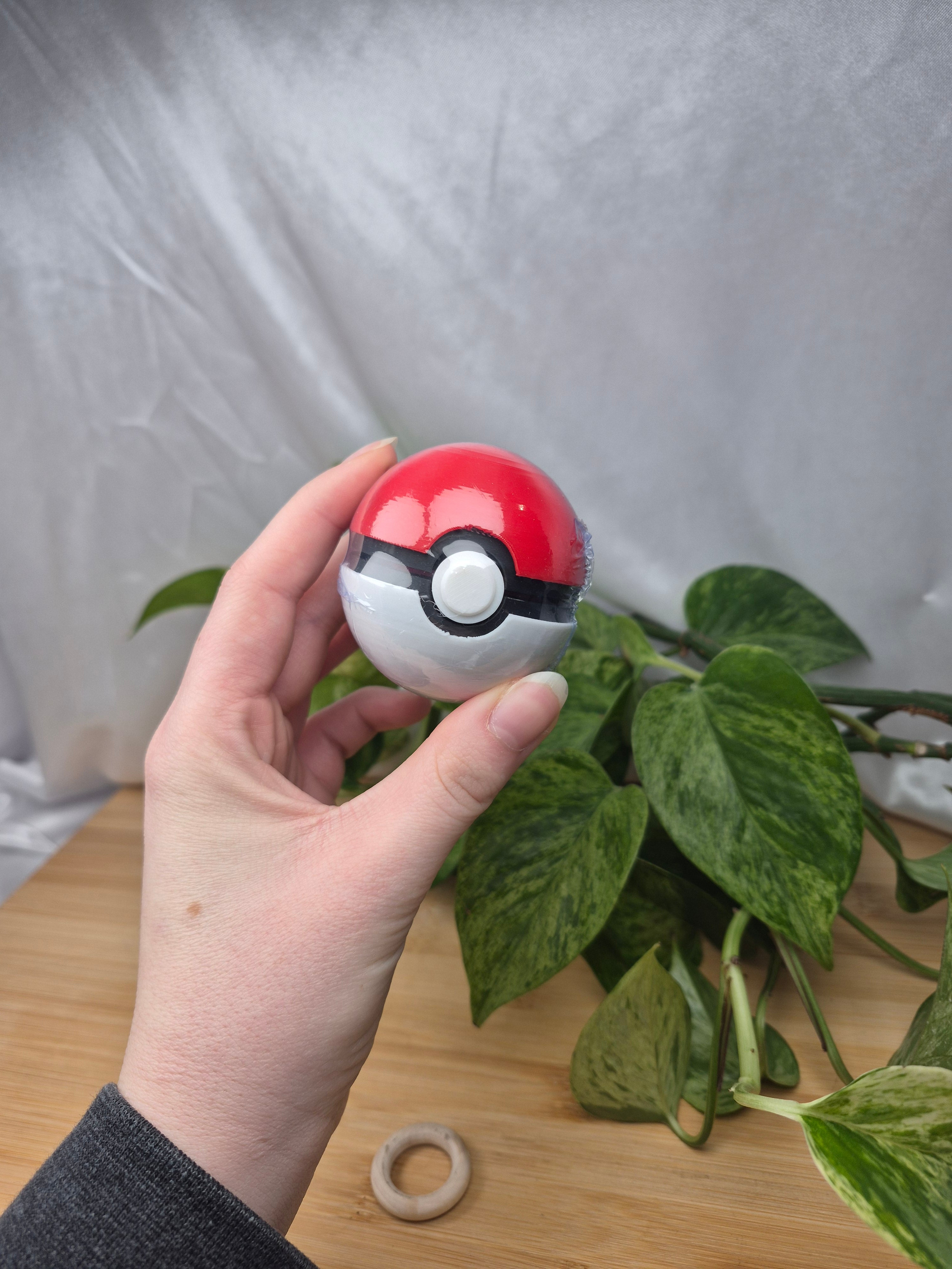 MYSTERY POKEBALL