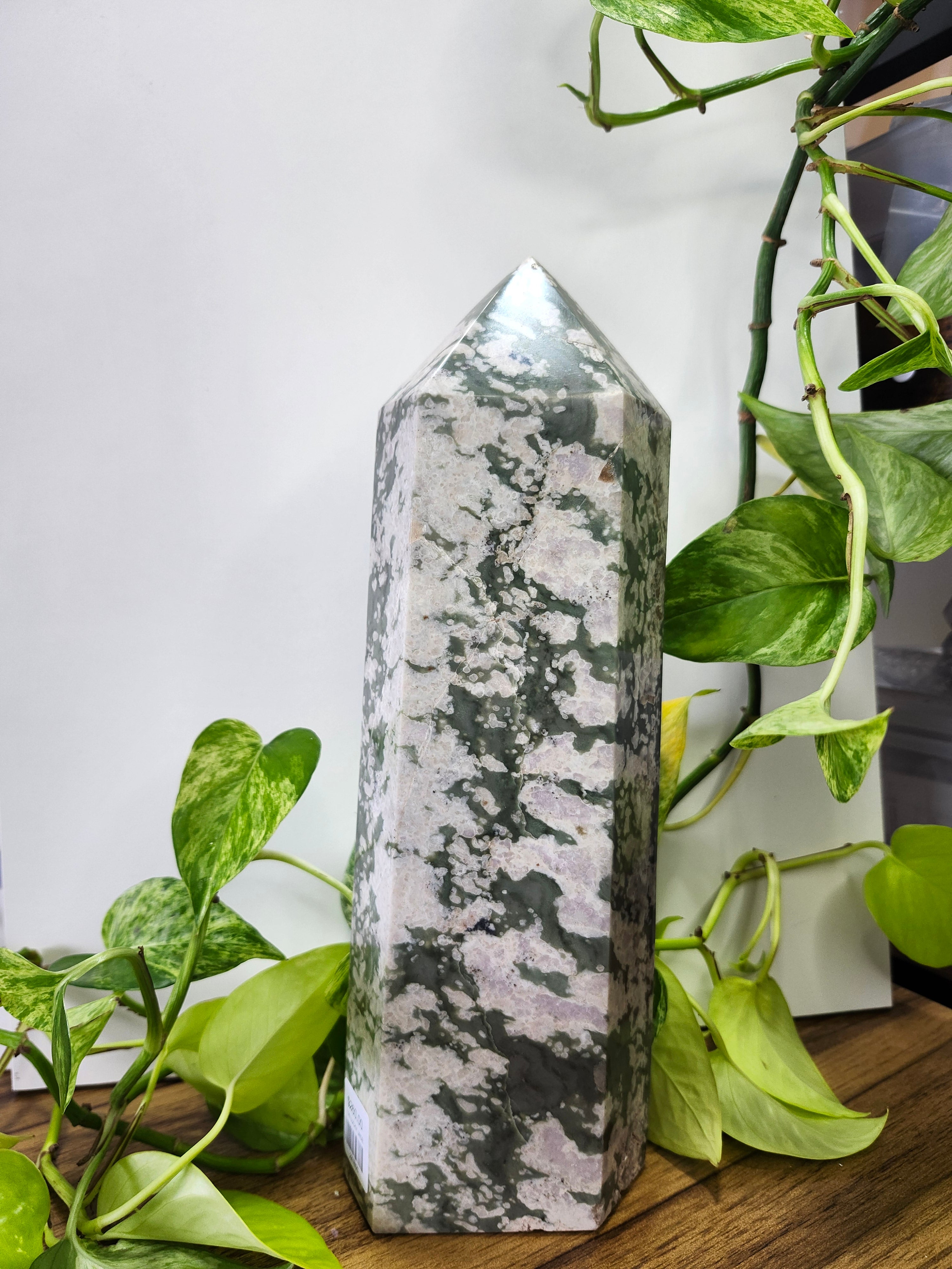 TRI-COLOURED LUCKY JADE TOWER