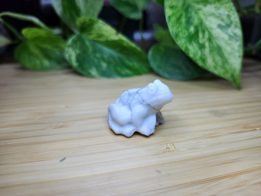 HOWLITE FROG