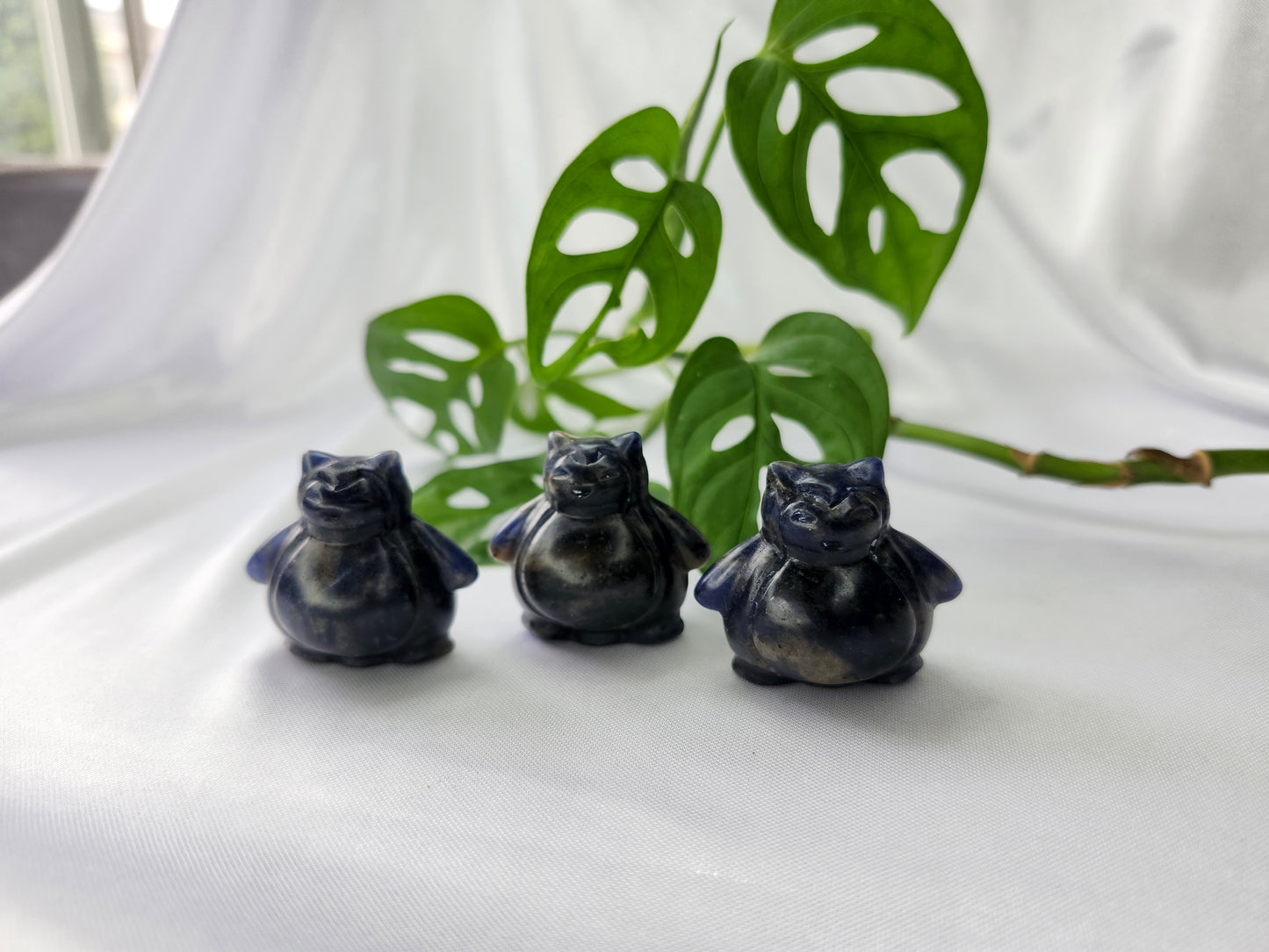 UV REACTIVE SODALITE SNORLAX