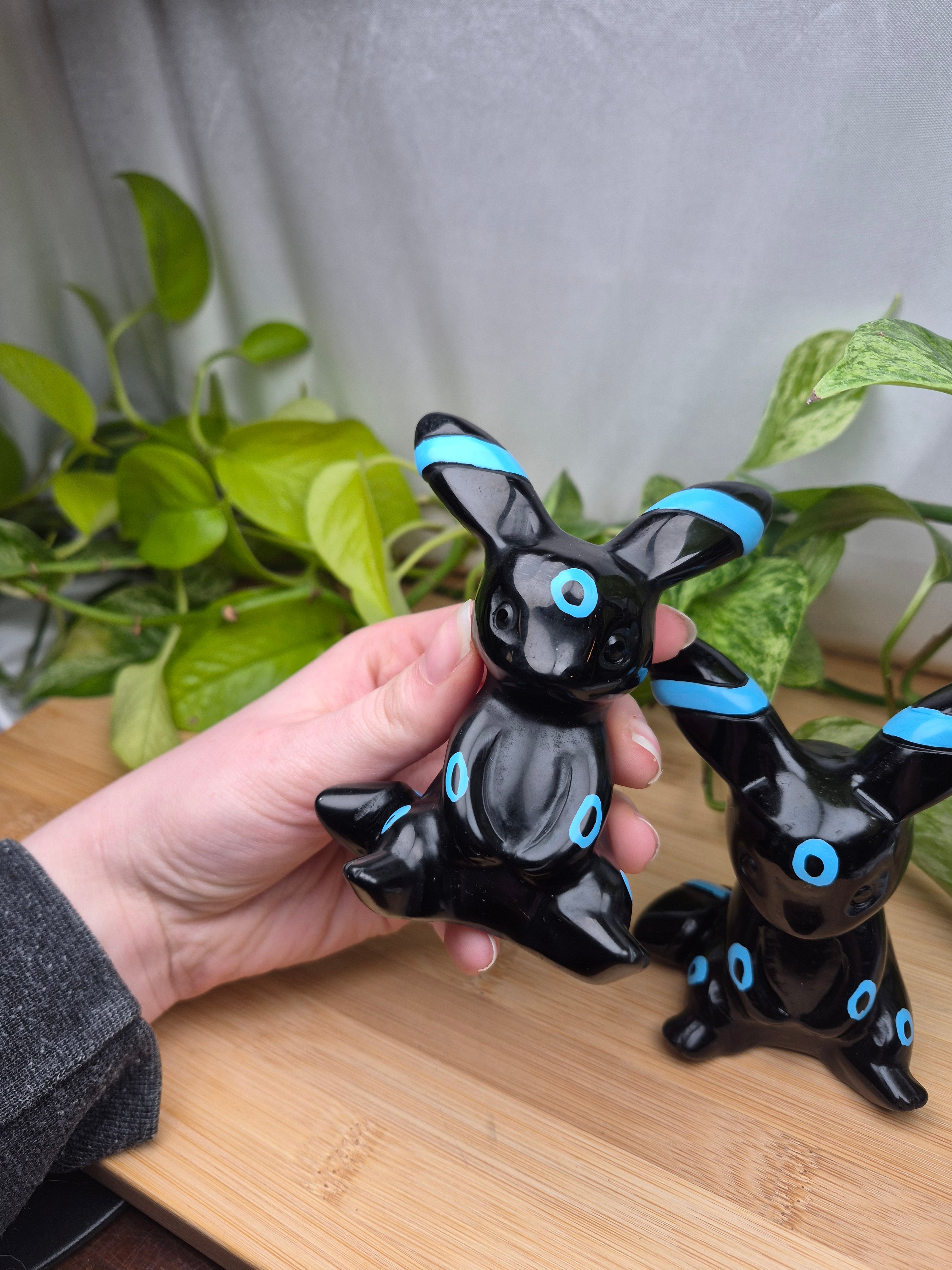 OBSIDIAN SHINY UMBREON XL SITTING
