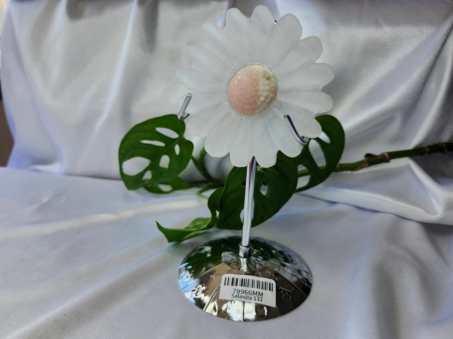 SELENITE DAISY ON STAND