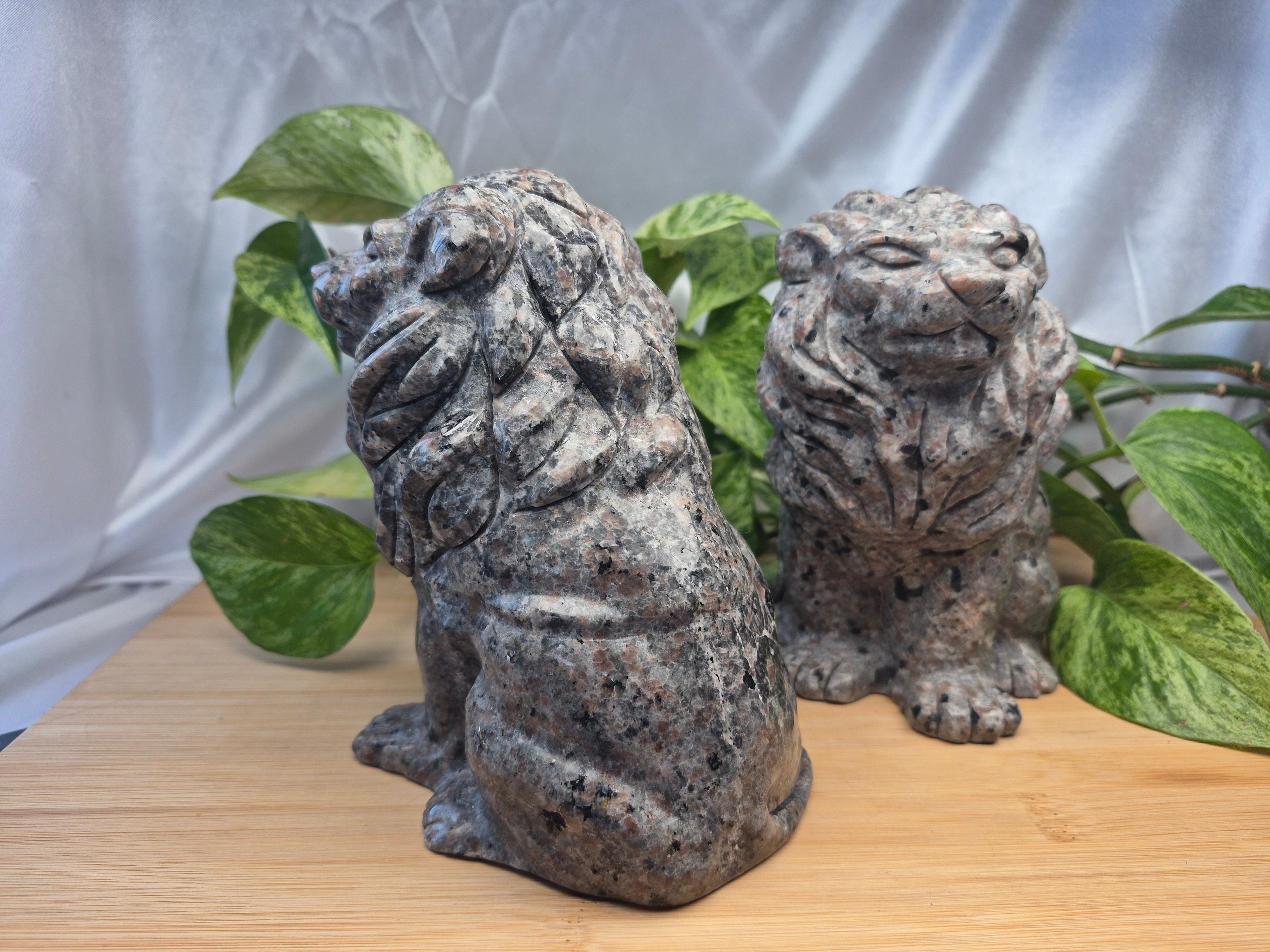 YOOPERLITE SITTING LION XL