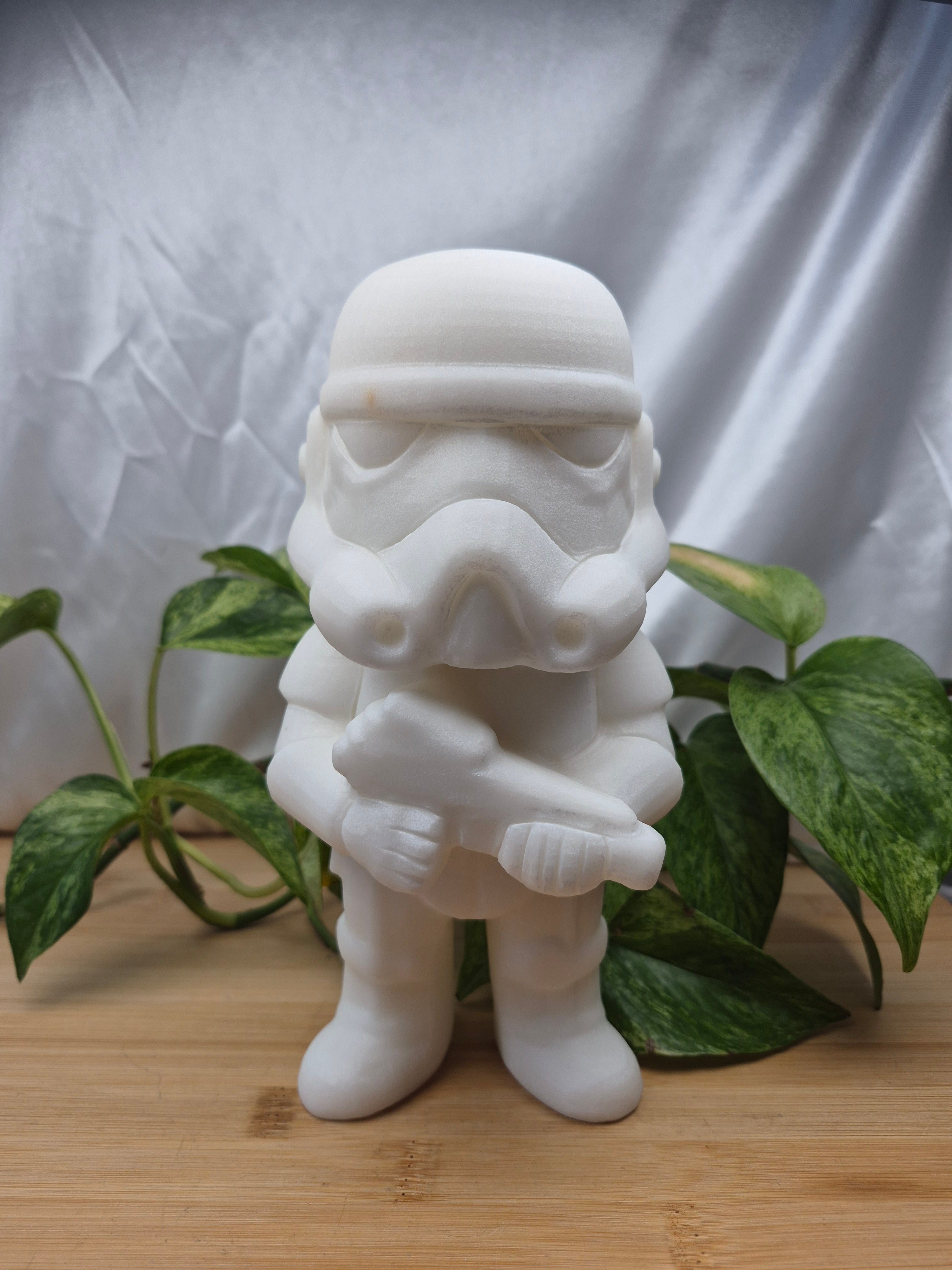 WHITE JADE STORMTROOPER XXL 2305g