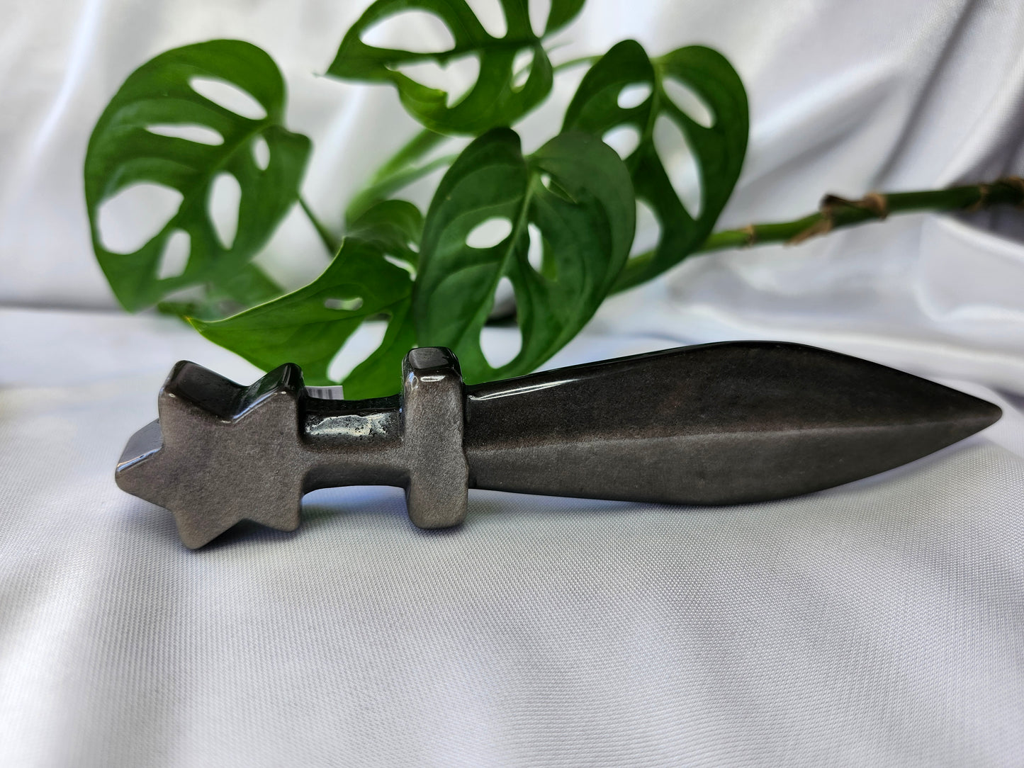 SILVER SHEEN OBSIDIAN DAGGER