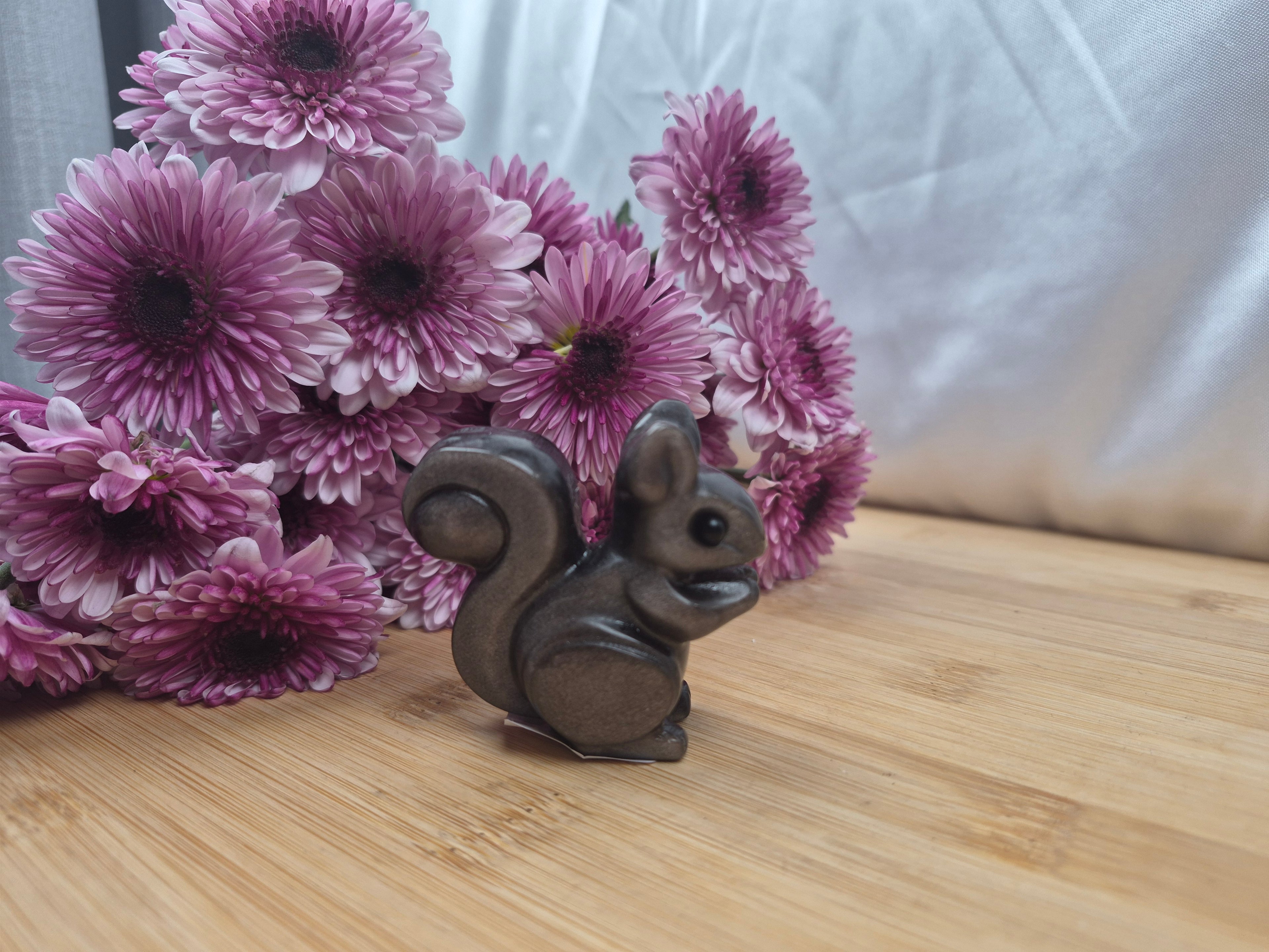 SILVER SHEEN OBSIDIAN SQUIRREL