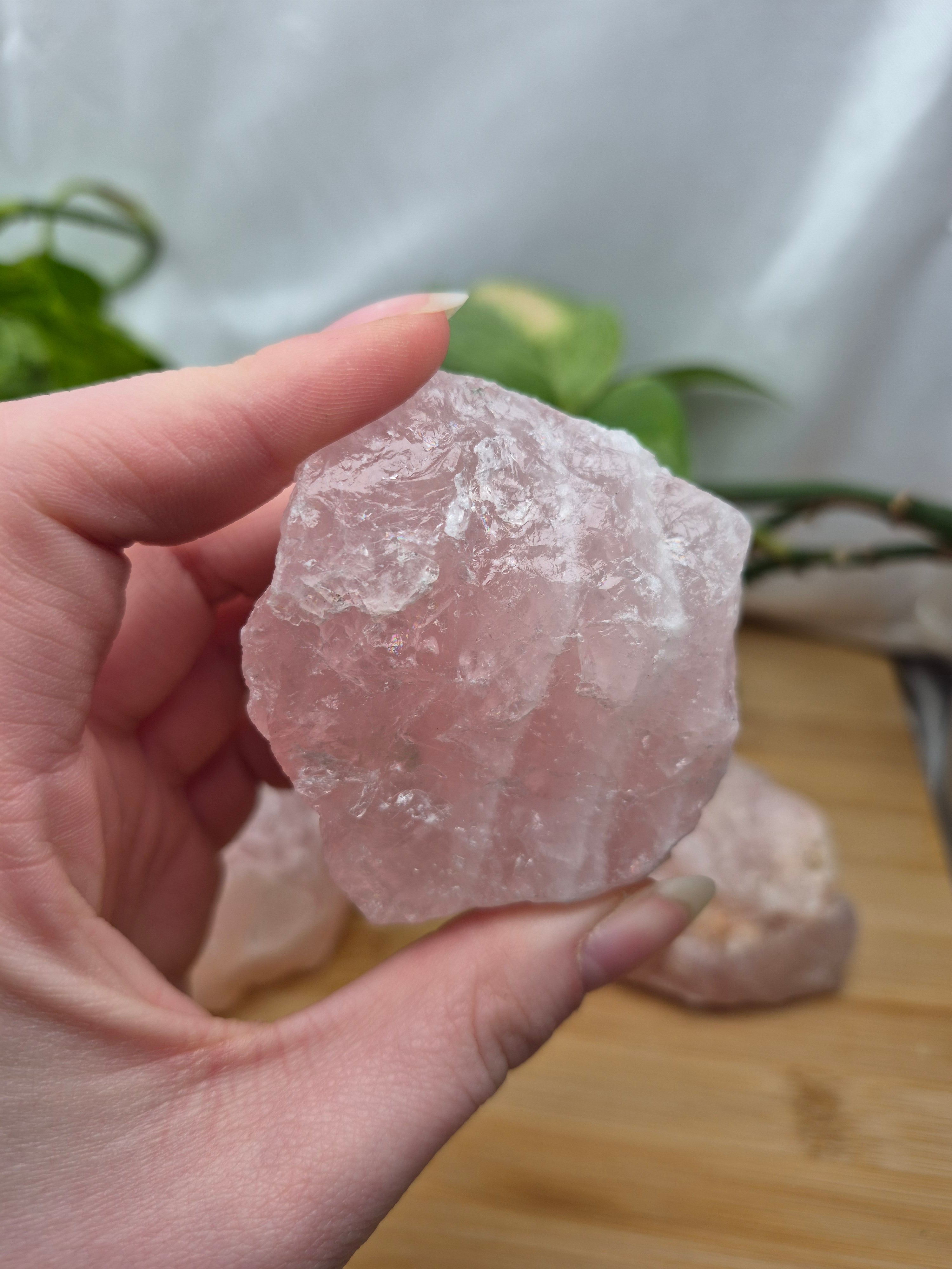 ROSE QUARTZ SM ROUGH CHUNK 100g - 300g