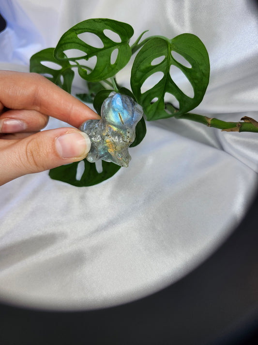 LABRADORITE LG SITTING CAT