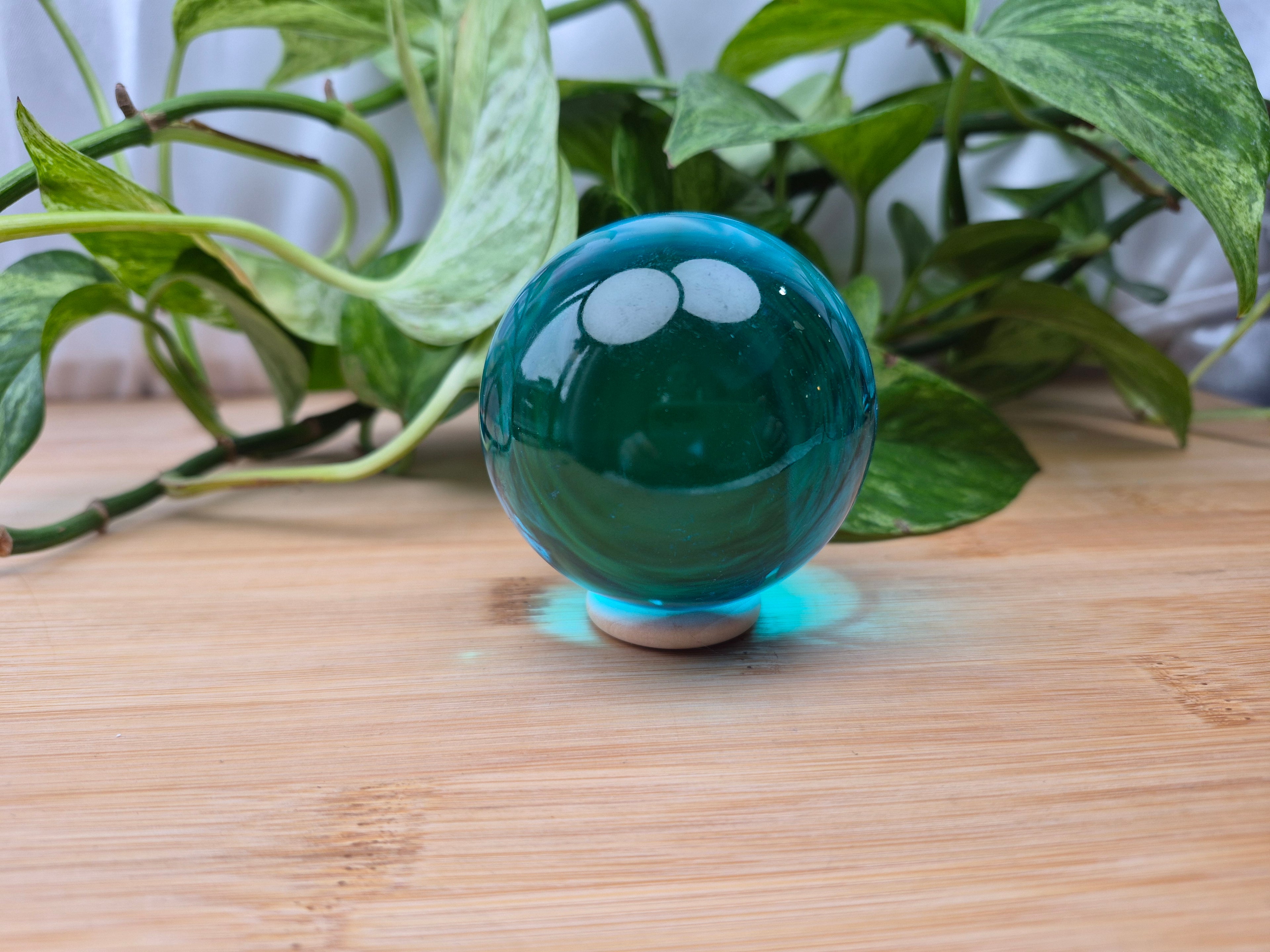 MYSTERY GLASS SPHERE LG