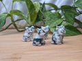 MOSS AGATE SITTING CAT