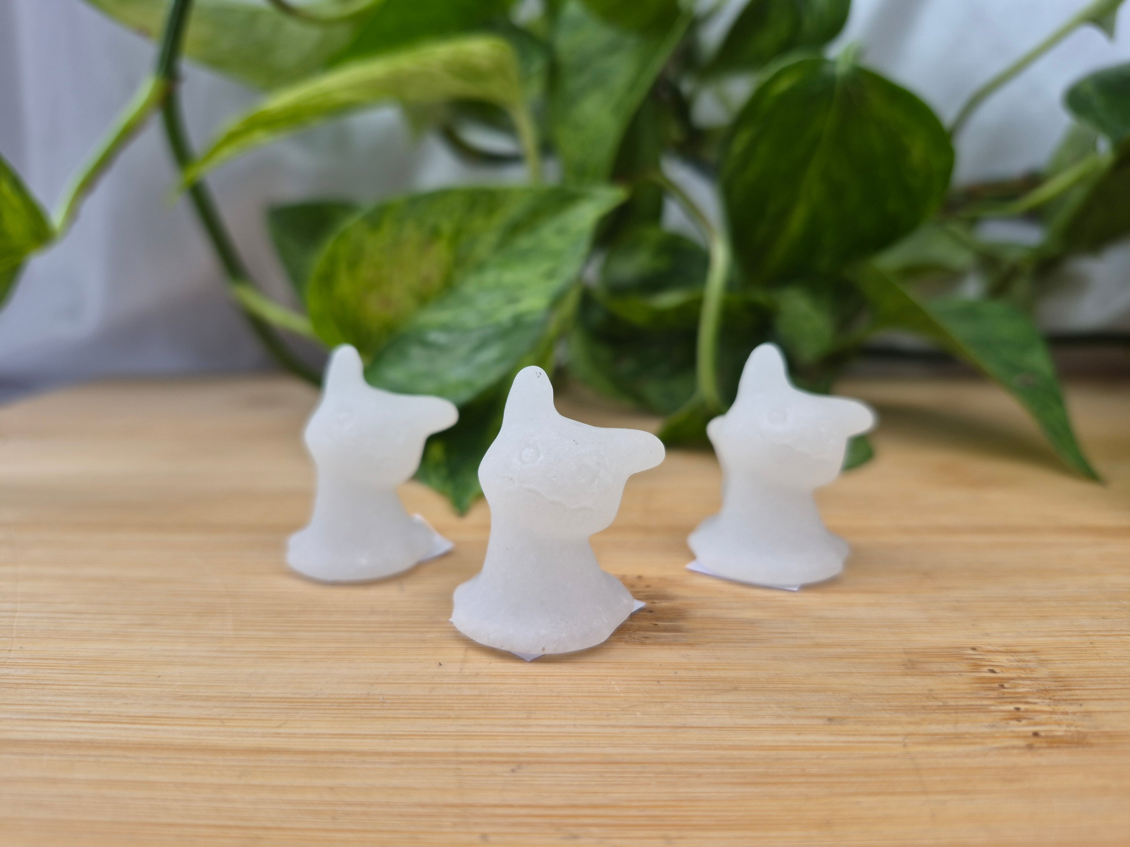 WHITE JADE MIMIKYU