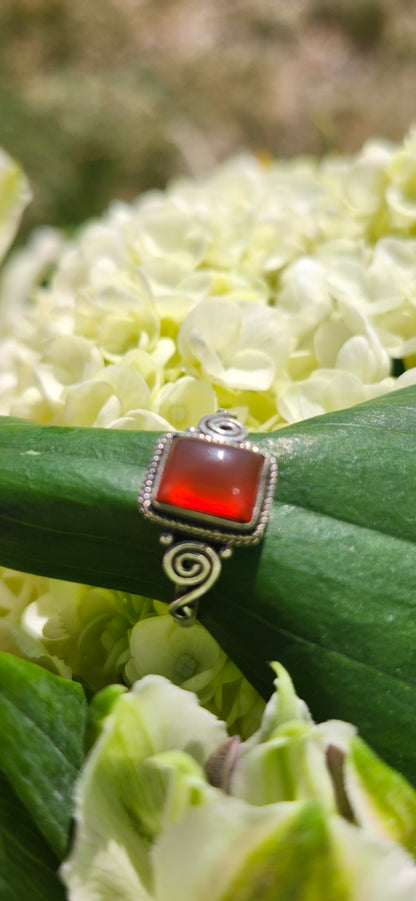 S7.5 CARNELIAN RING .925 STERLING SILVER