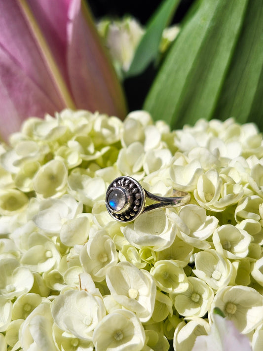 S7 MOONSTONE .925 STERLING SILVER