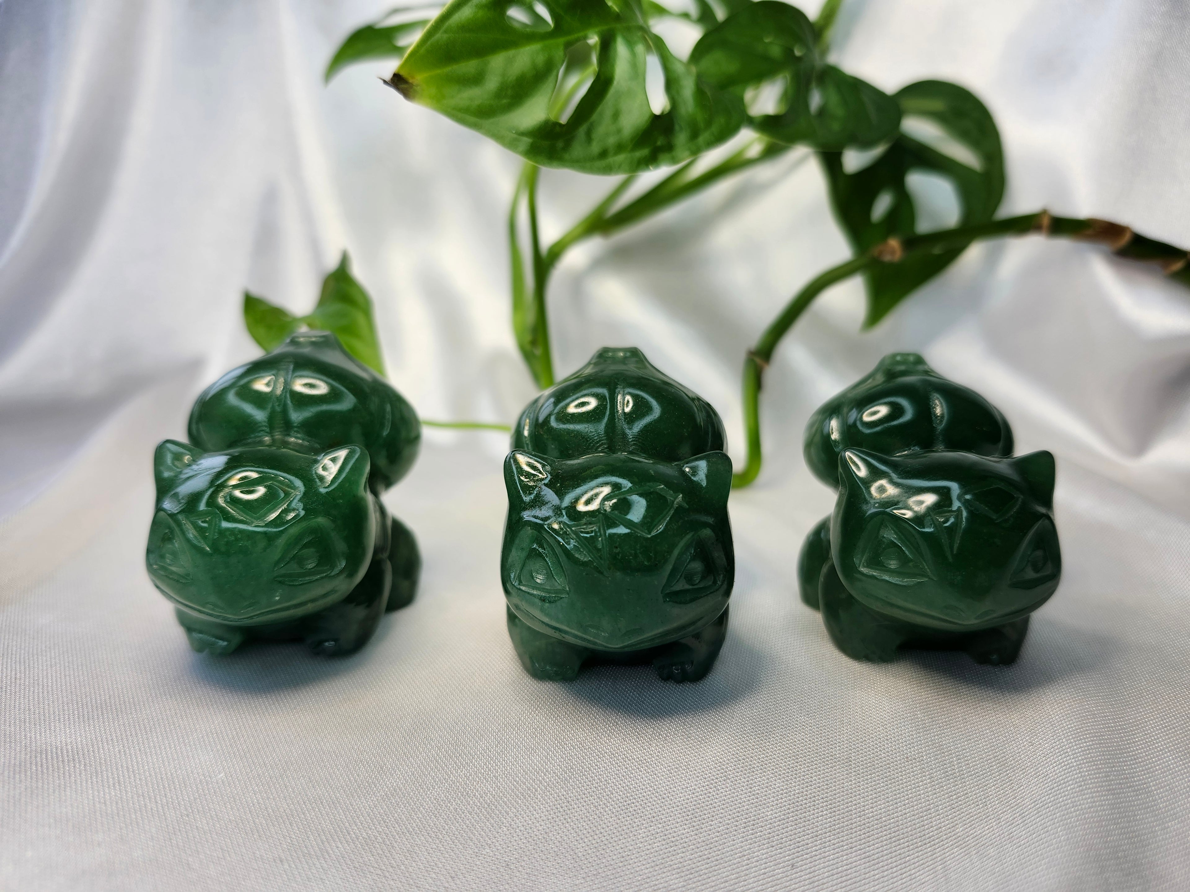 GREEN AVENTURNIE BULBASAUR (MED.)