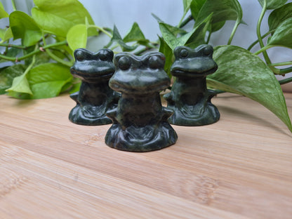 JADE SITTING FROG