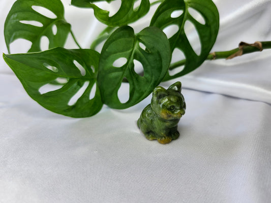 JADE SM SITTING CAT