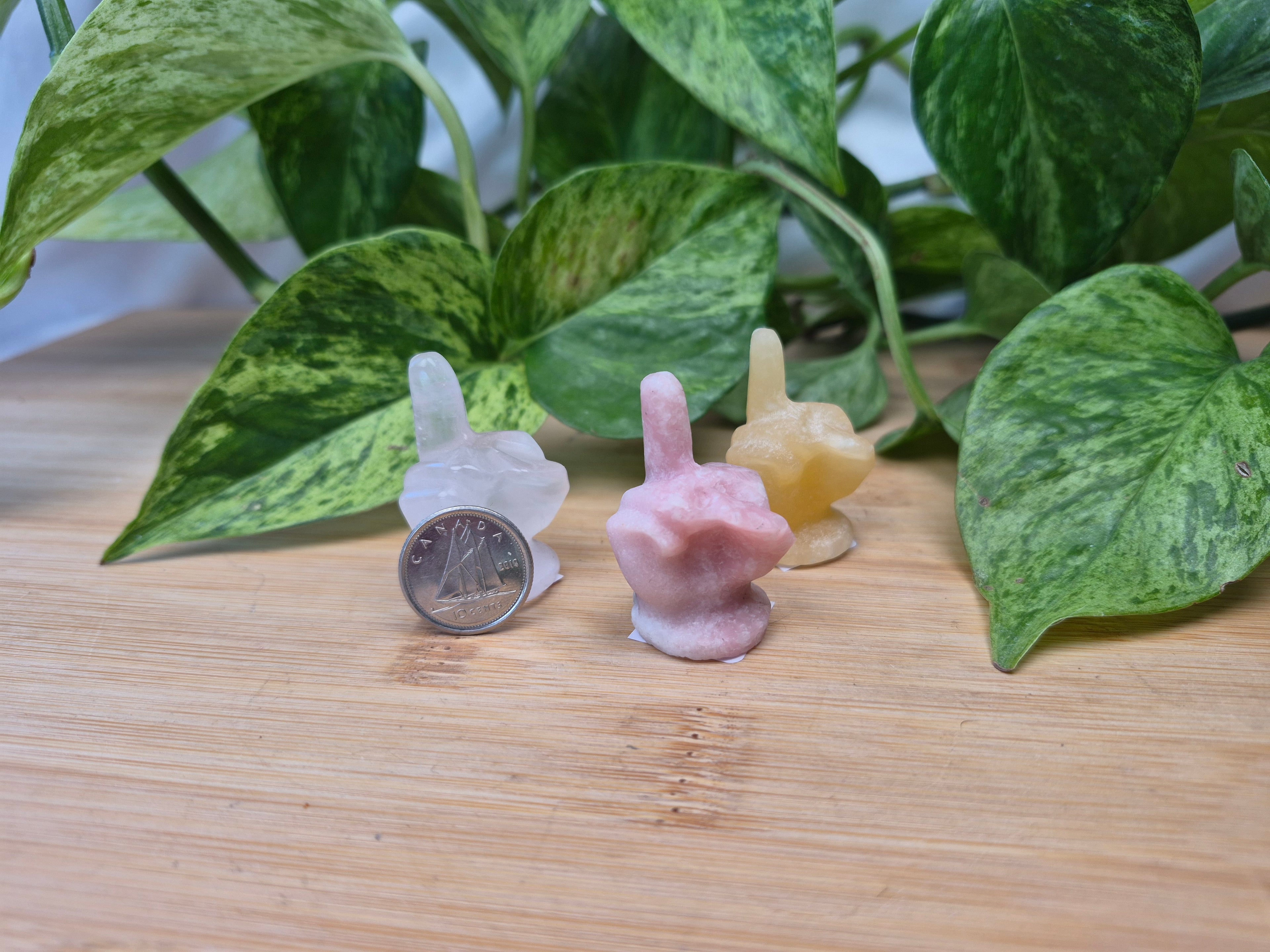 MIXED CRYSTAL MIDDLE FINGER