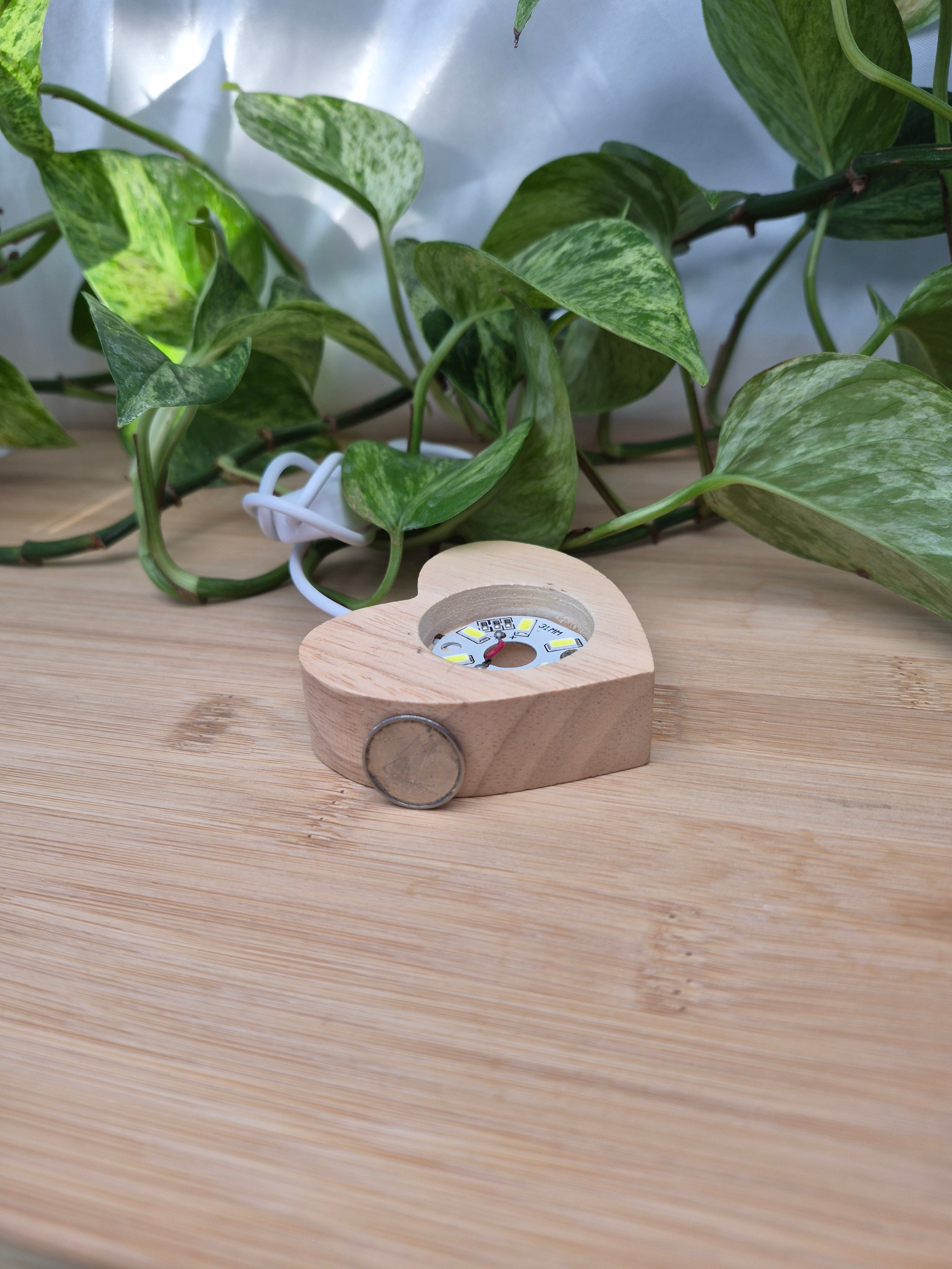 LIGHT BASE SMALL HEART - WHITE