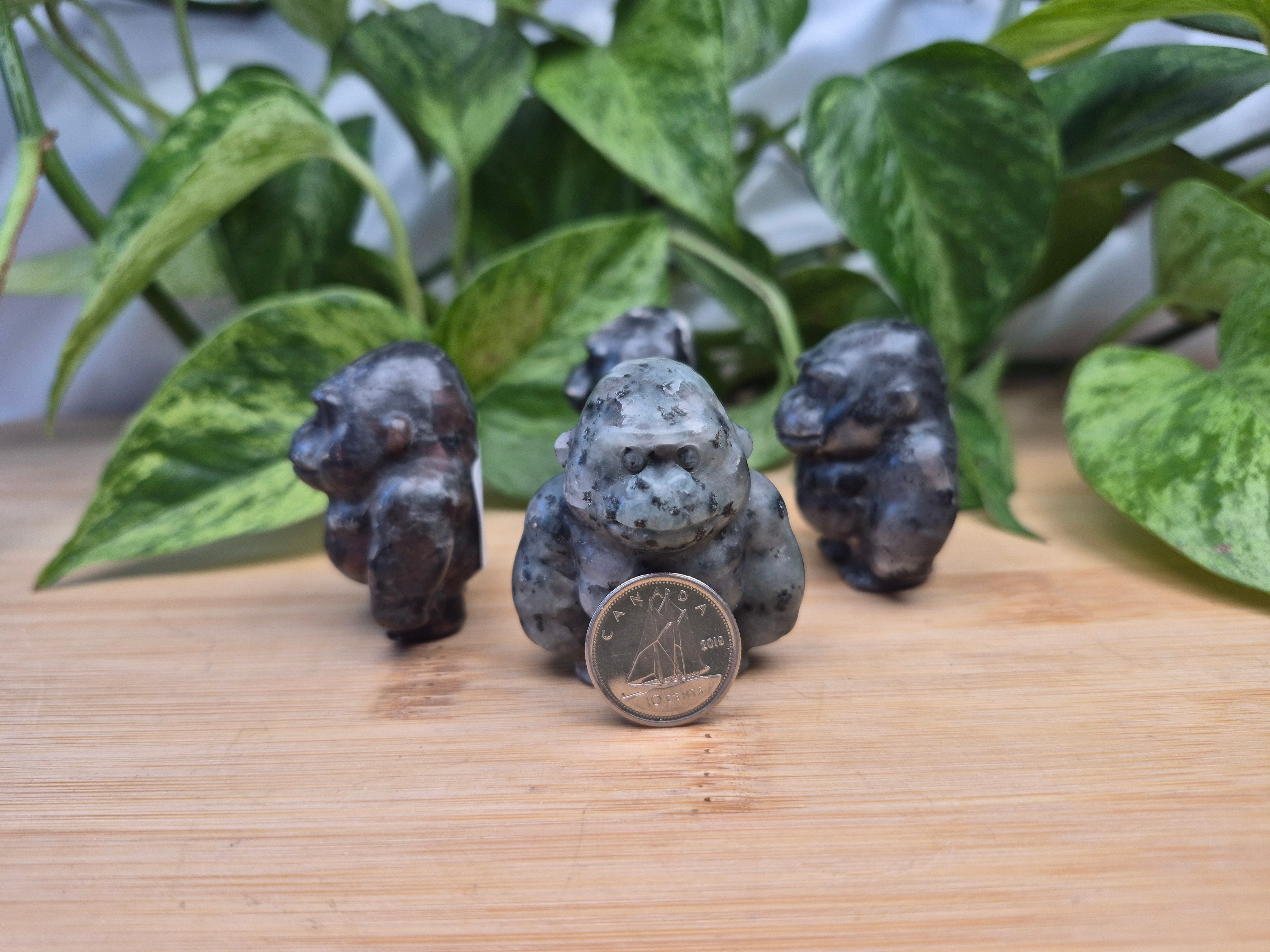MIXED CRYSTAL STANDING GORILLA
