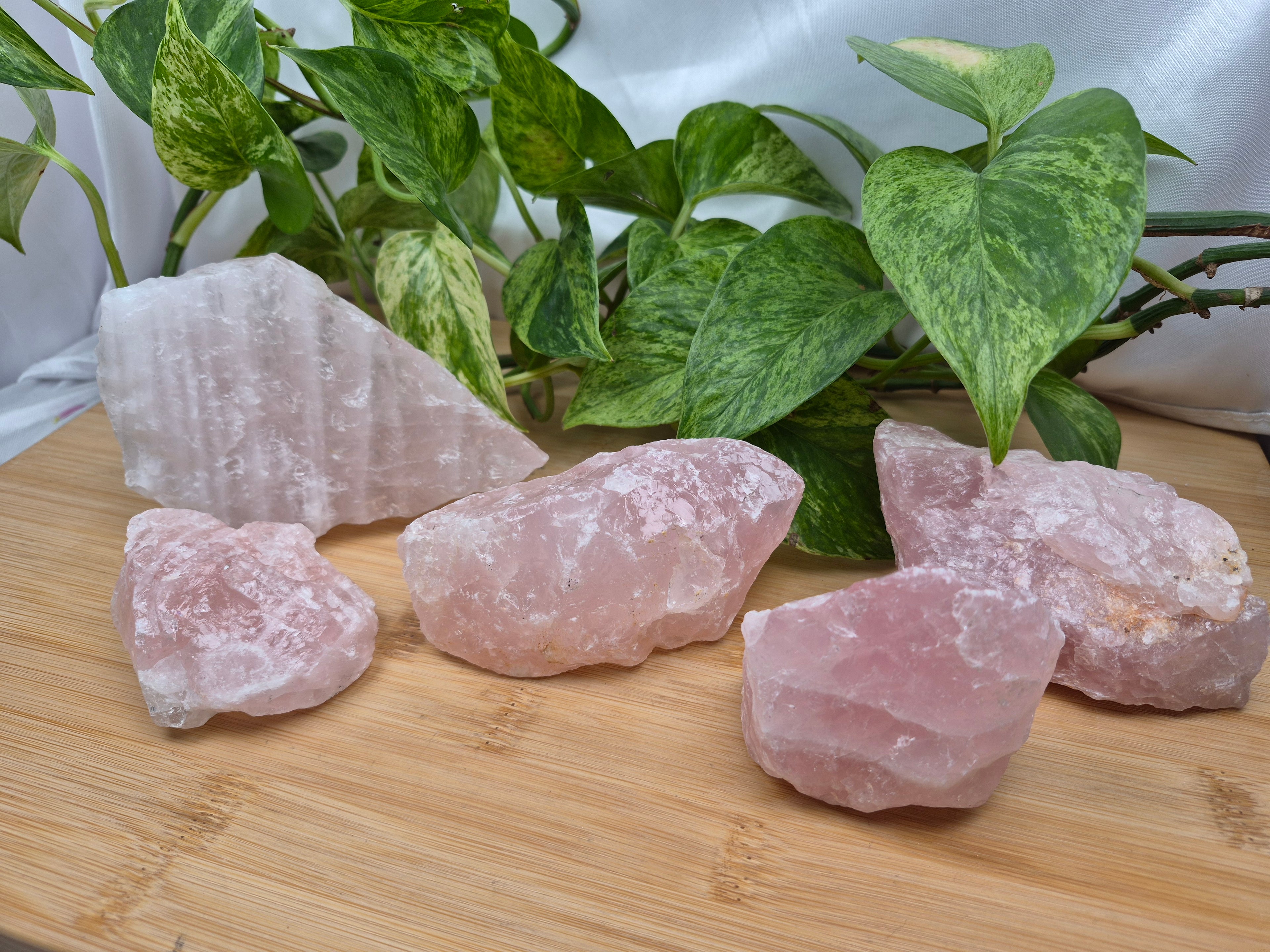 ROSE QUARTZ SM ROUGH CHUNK 100g - 300g