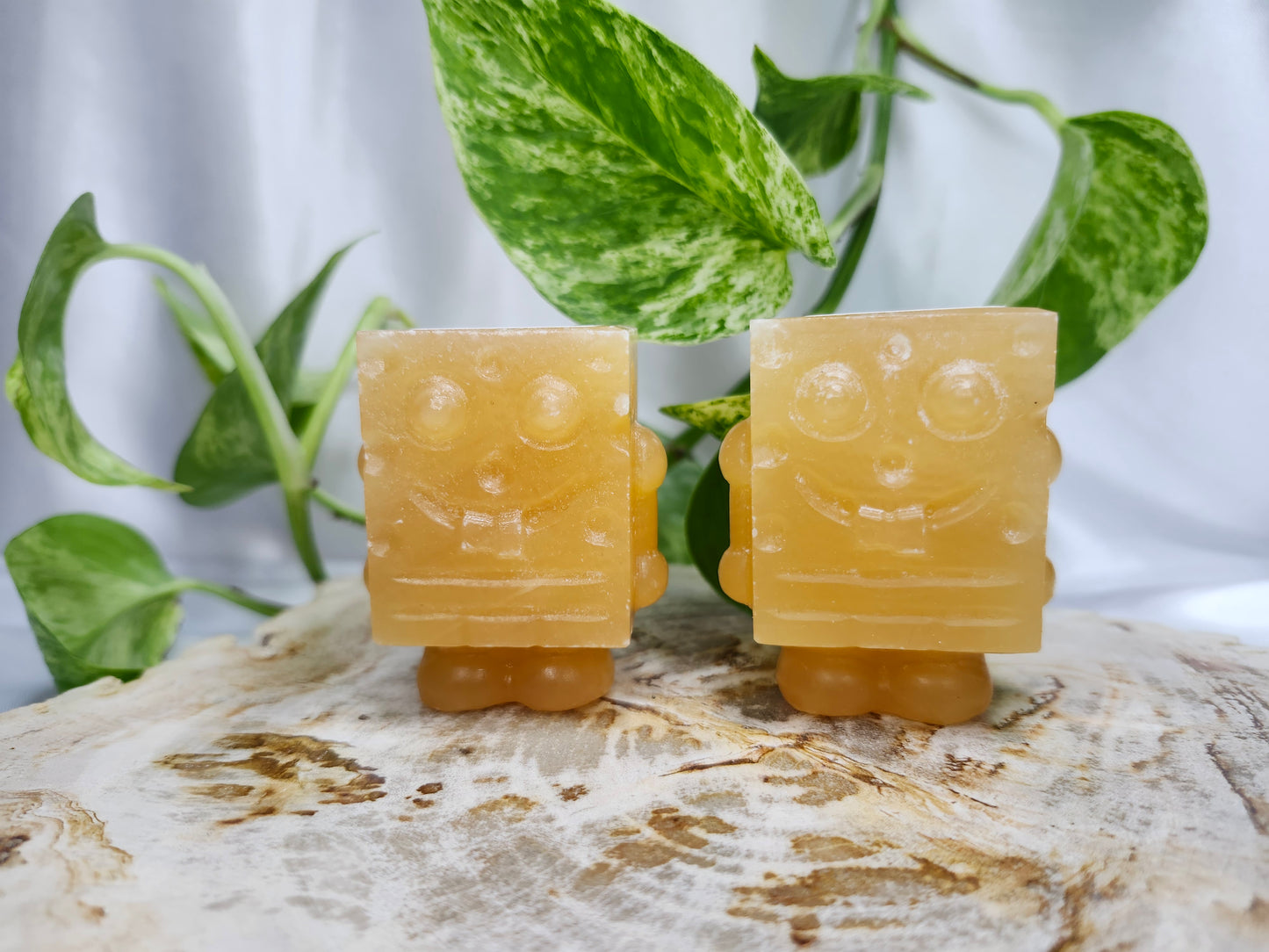 ORANGE CALCITE SPONGEBOB