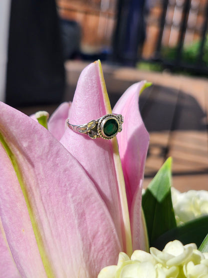 S7.75 GREEN ONYX RING .925 STERLING SILVER