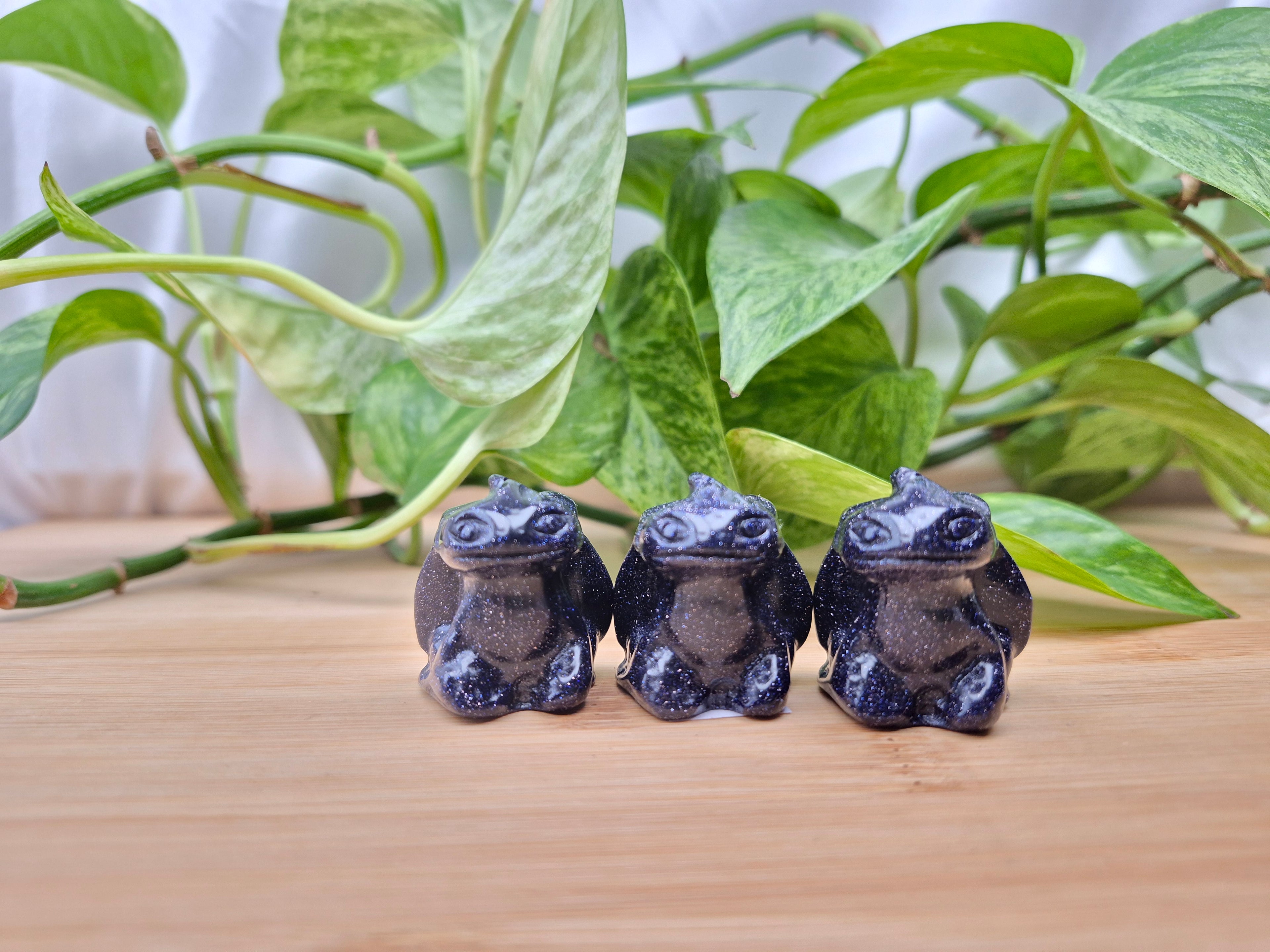 BLUE GOLDSTONE TOOTHLESS