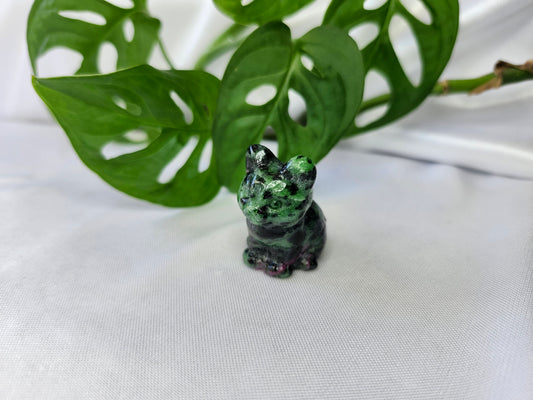 RUBY ZOISITE SM SITTING CAT