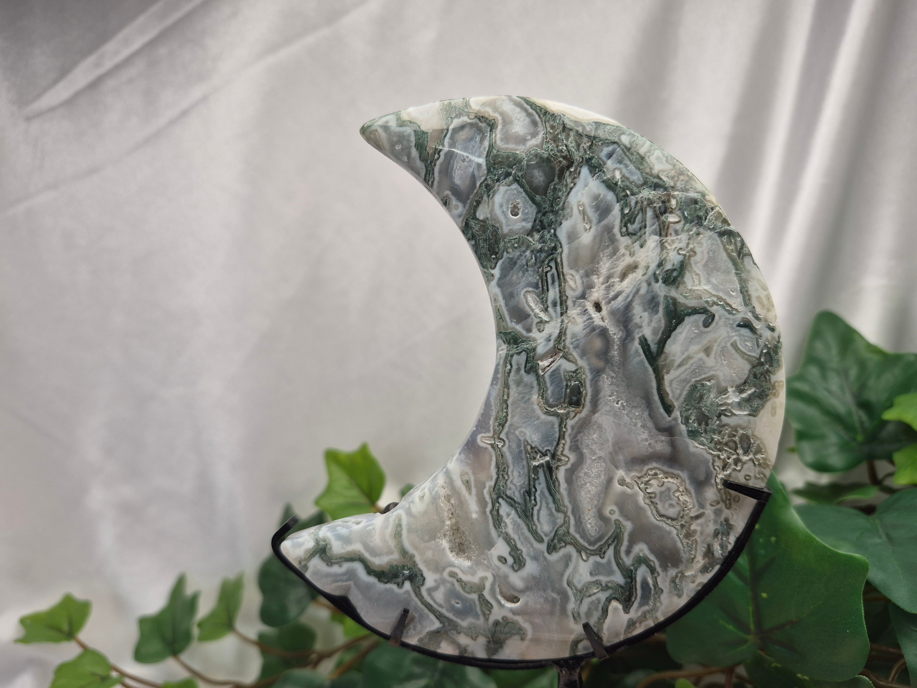 MOSS AGATE MOON W/STAND