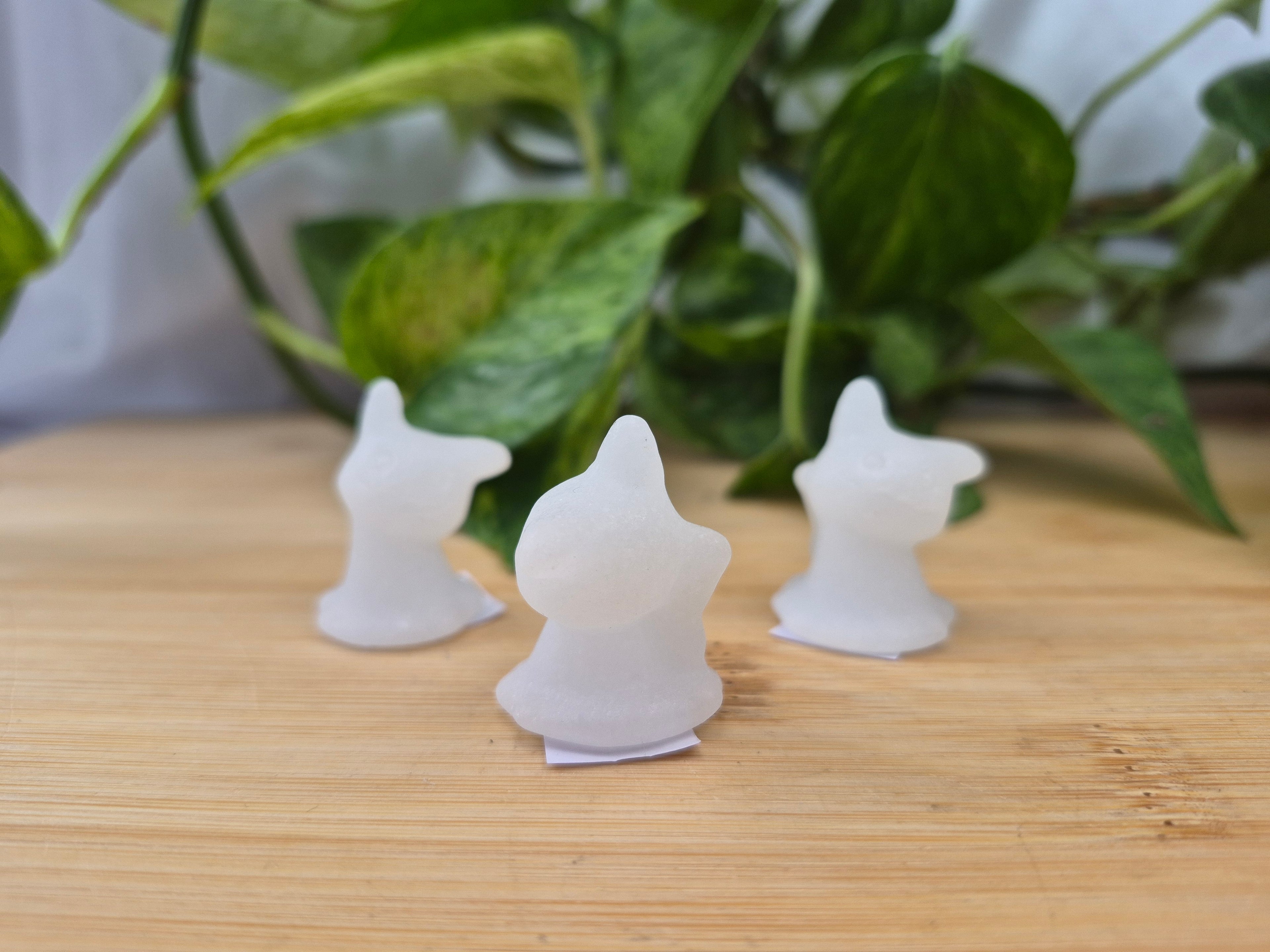 WHITE JADE MIMIKYU