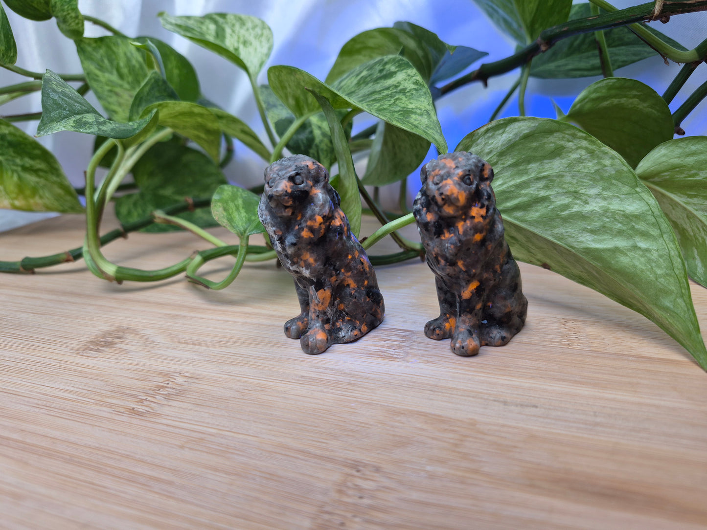 YOOPERLITE SITTING LION