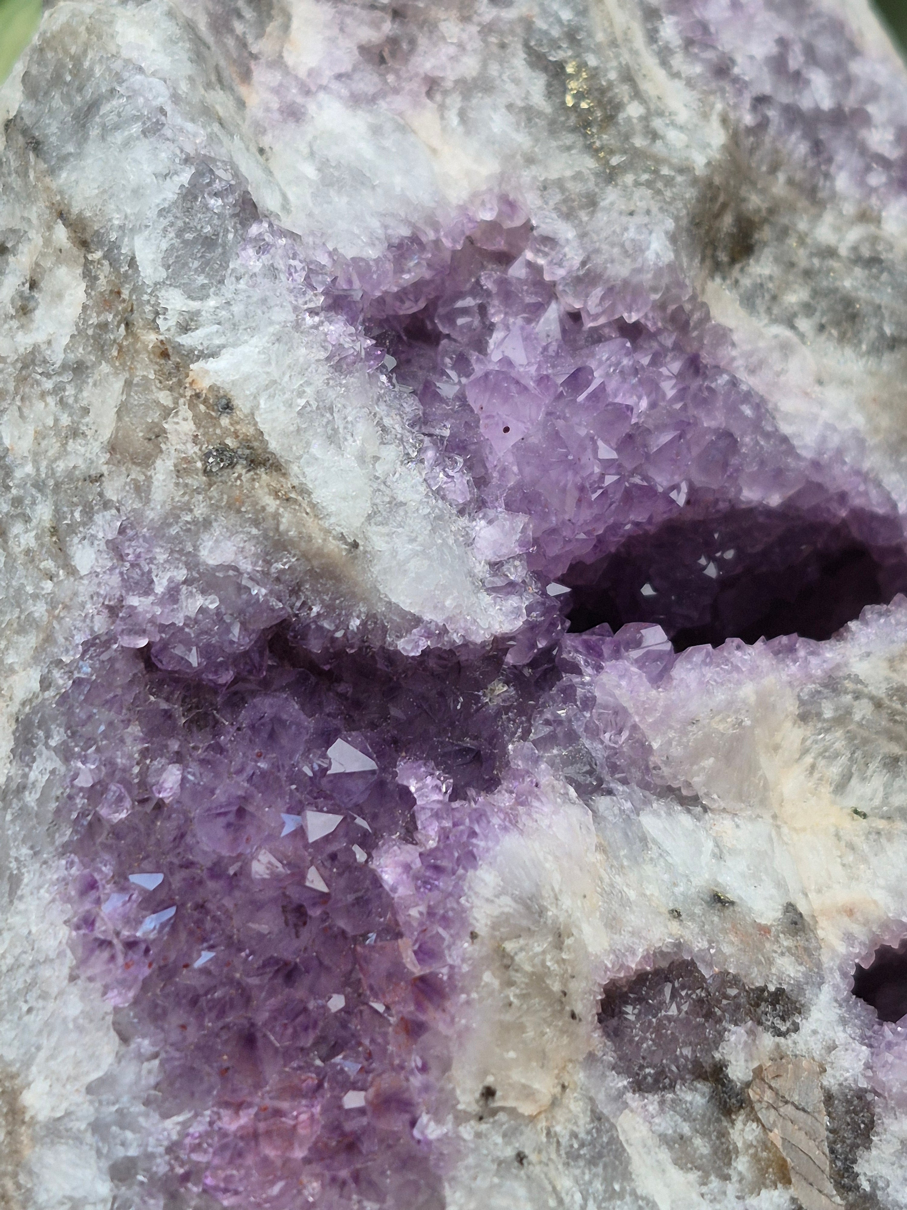 THUNDER BAY AMETHYST CHUNK  964g