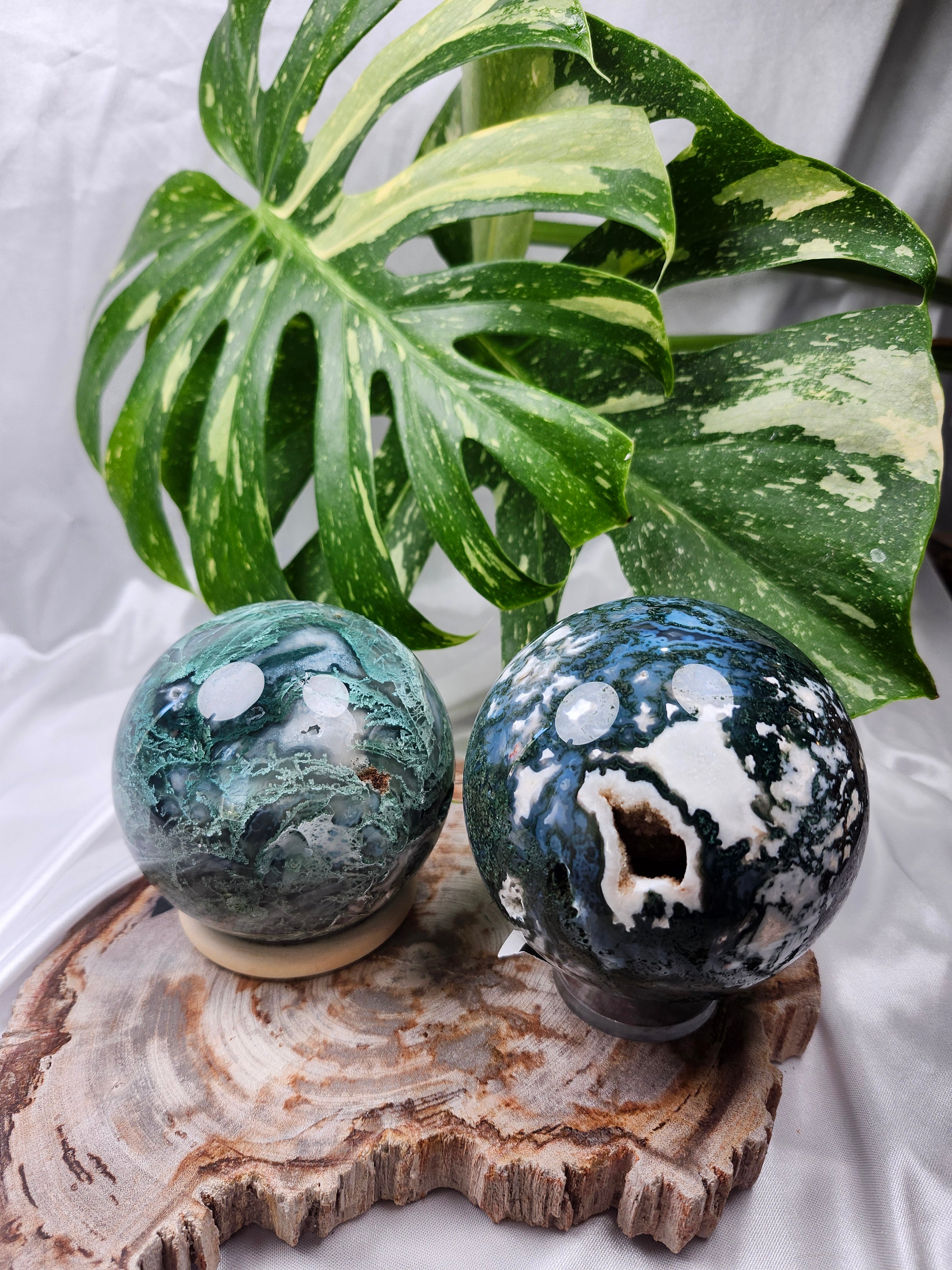 MOSS AGATE SPHERE over 1kg