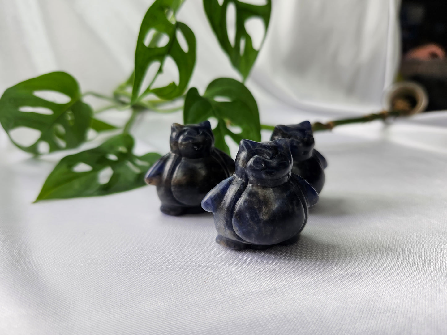 UV REACTIVE SODALITE SNORLAX