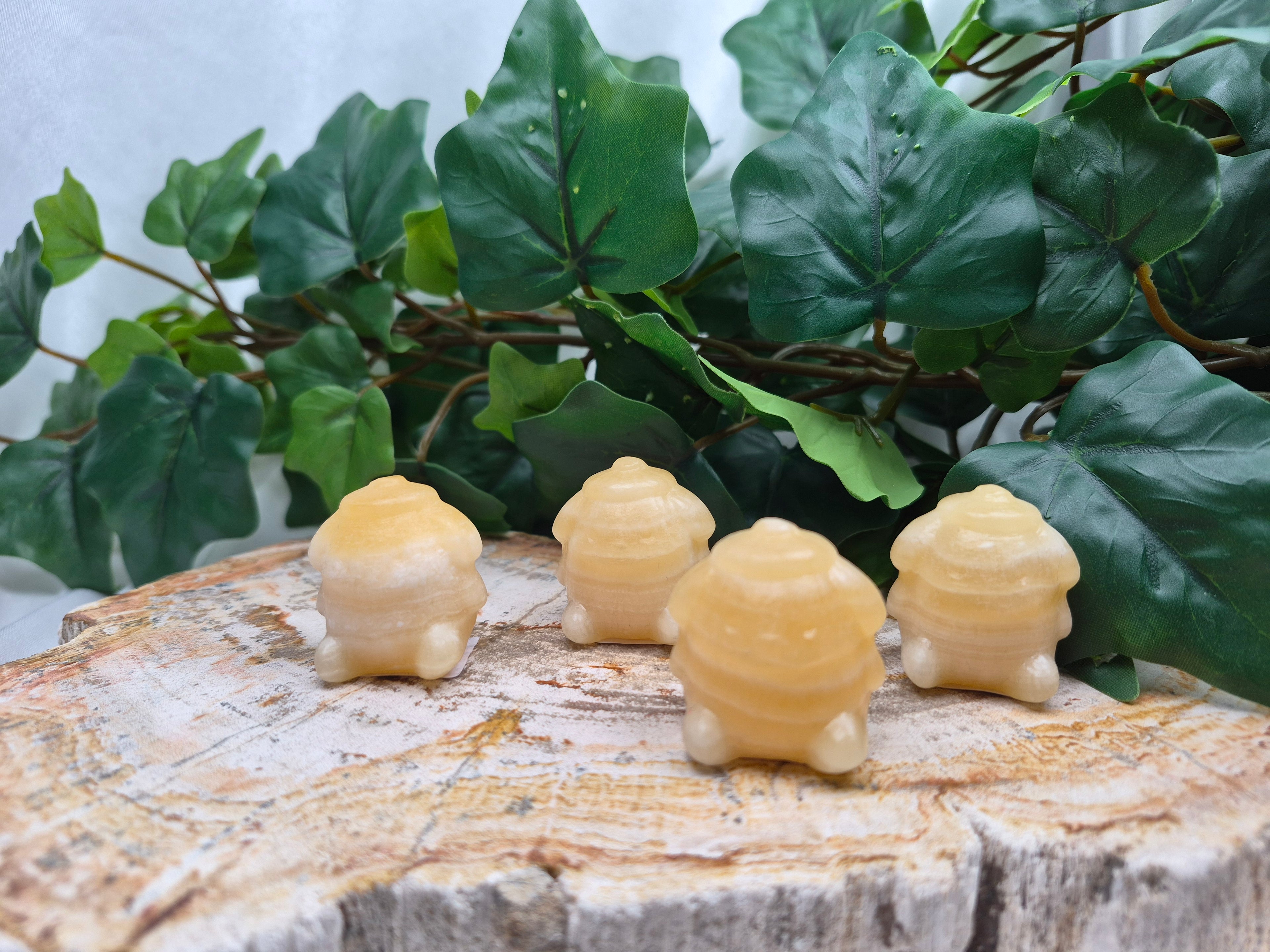 ORANGE CALCITE POMPOM PURIN