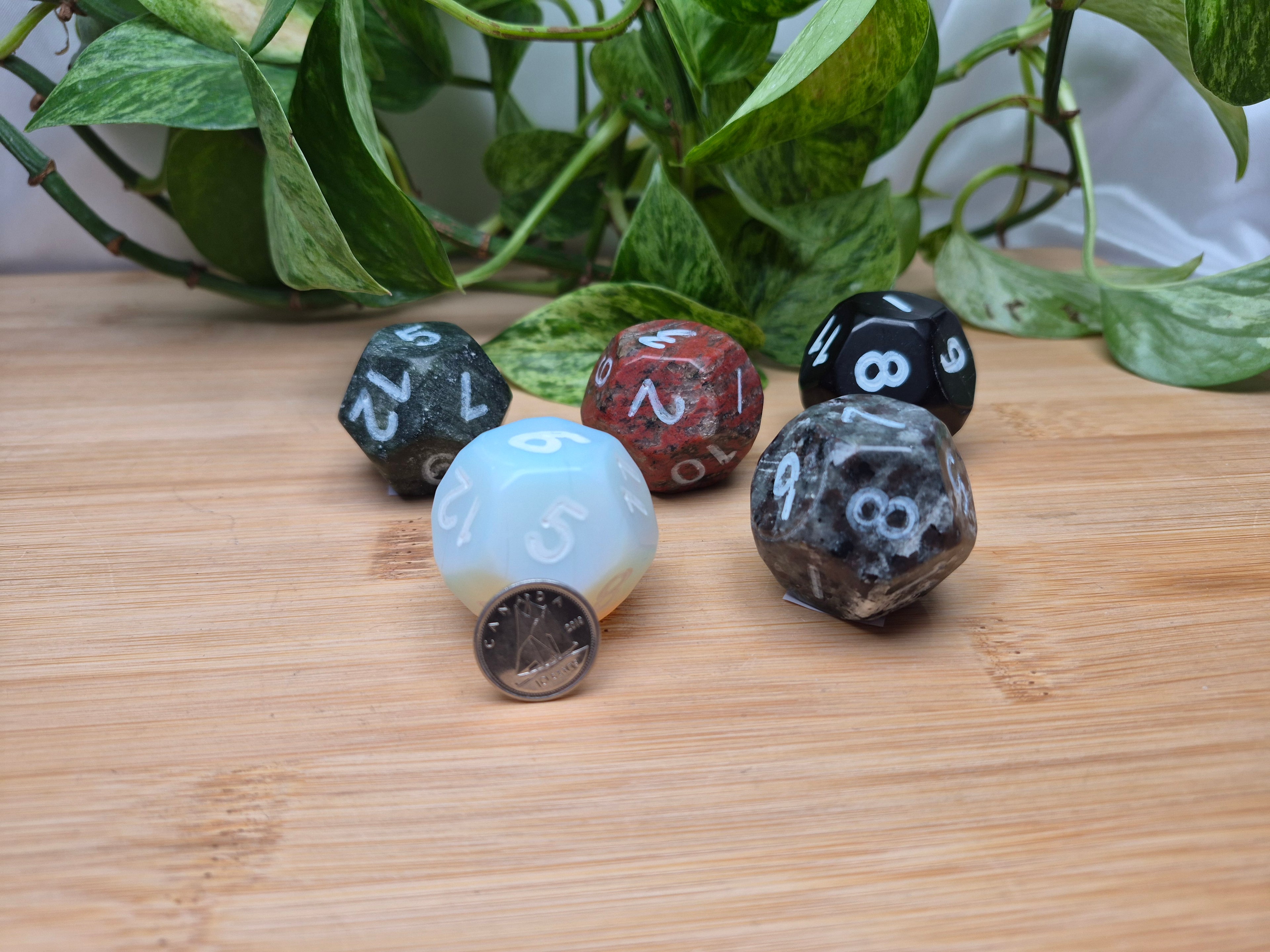 MIXED CRYSTAL 12-SIDED DICE