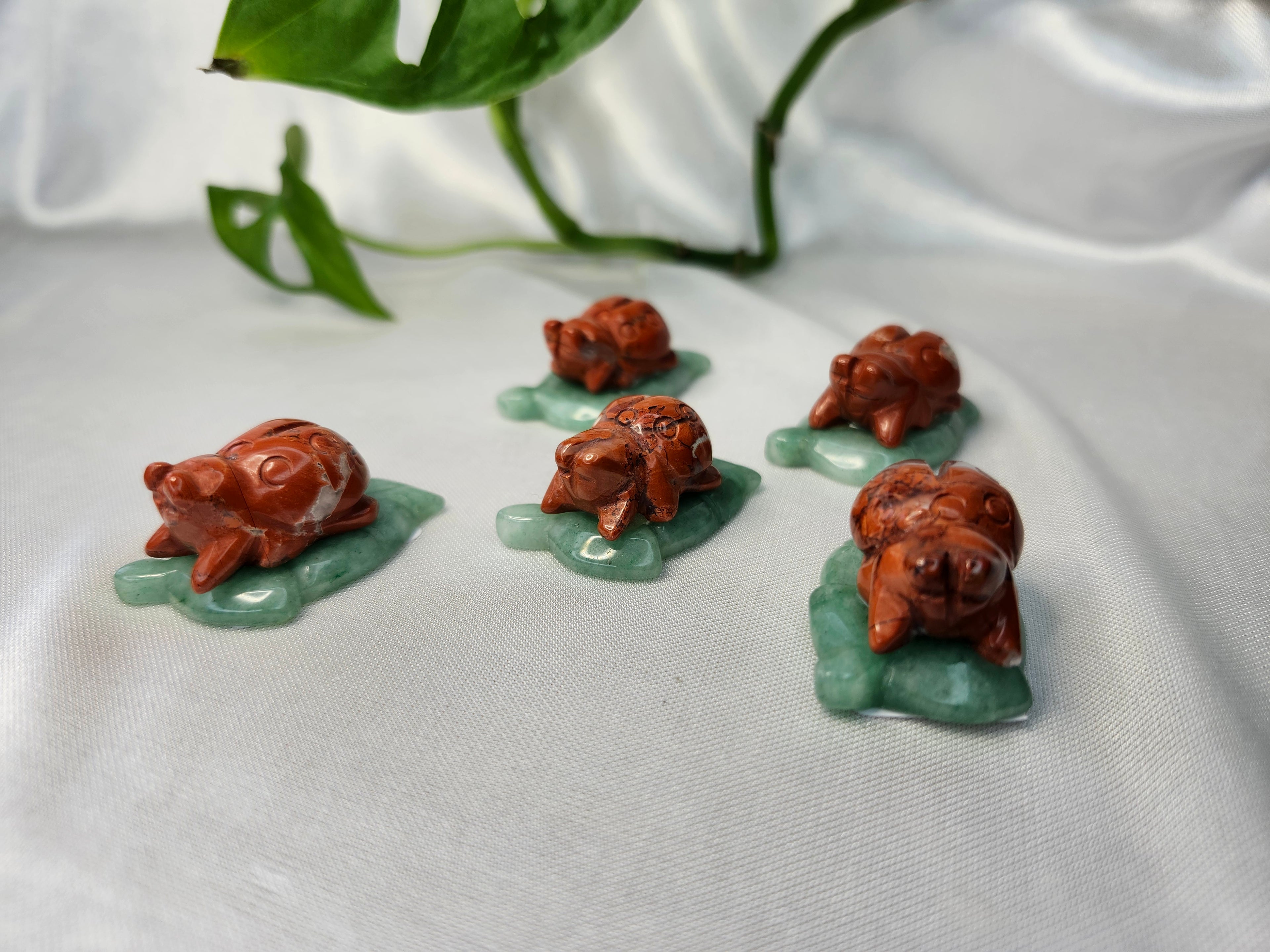 GREEN AVENTURINE/RED JASPER LADY BUG ON LEAF