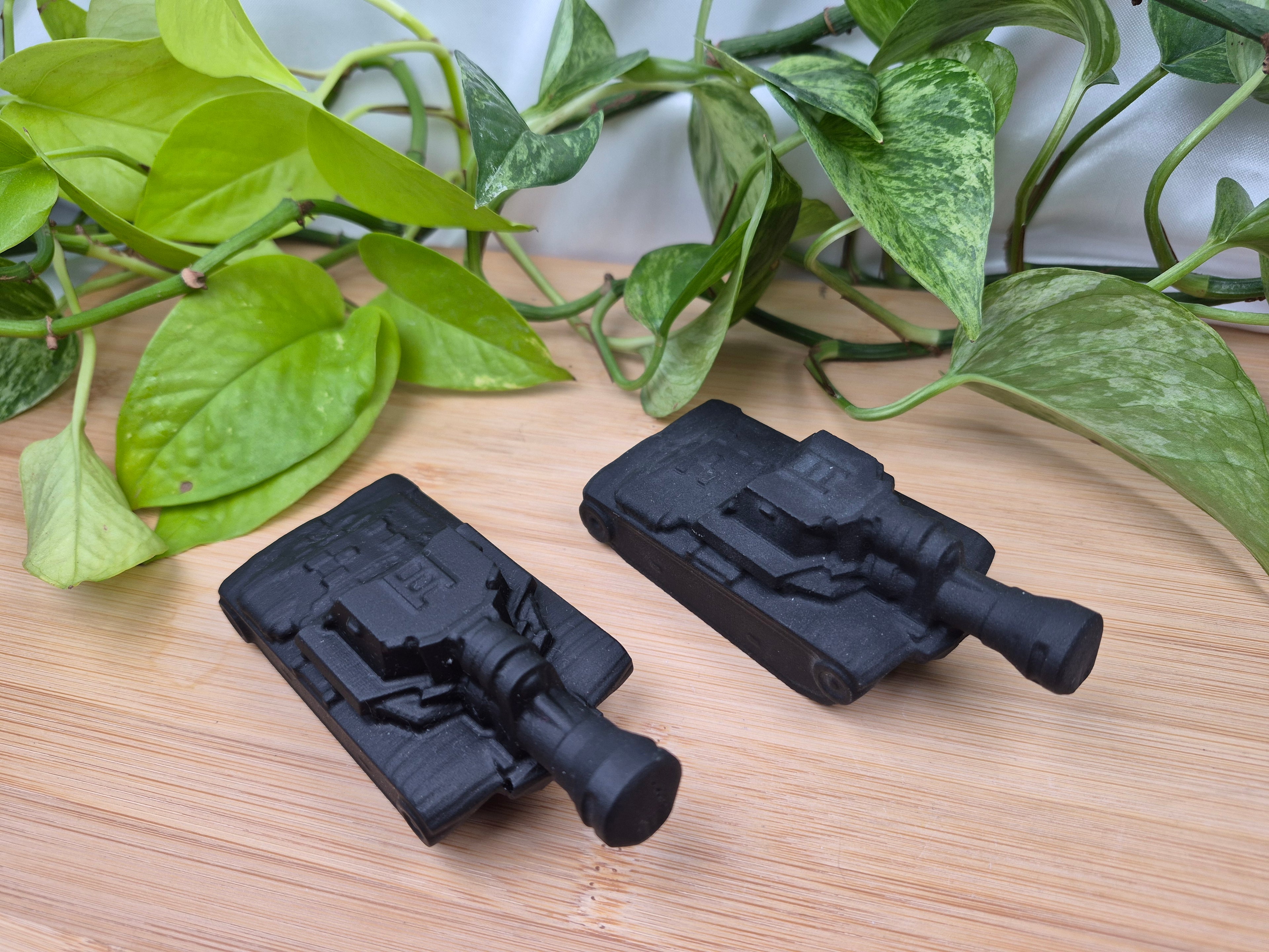 OBSIDIAN ARMY TANK