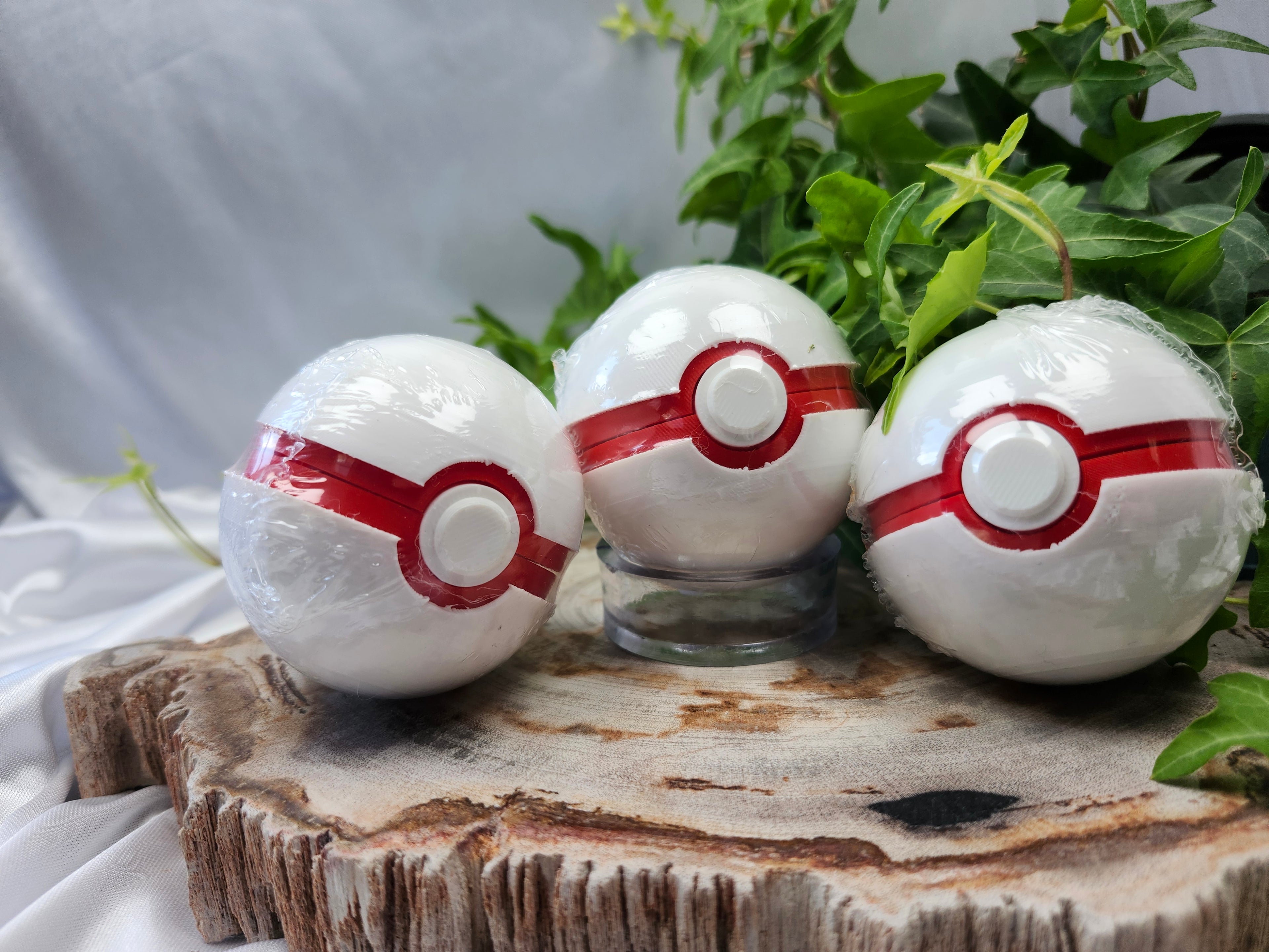 MYSTERY PREMIER POKEBALL