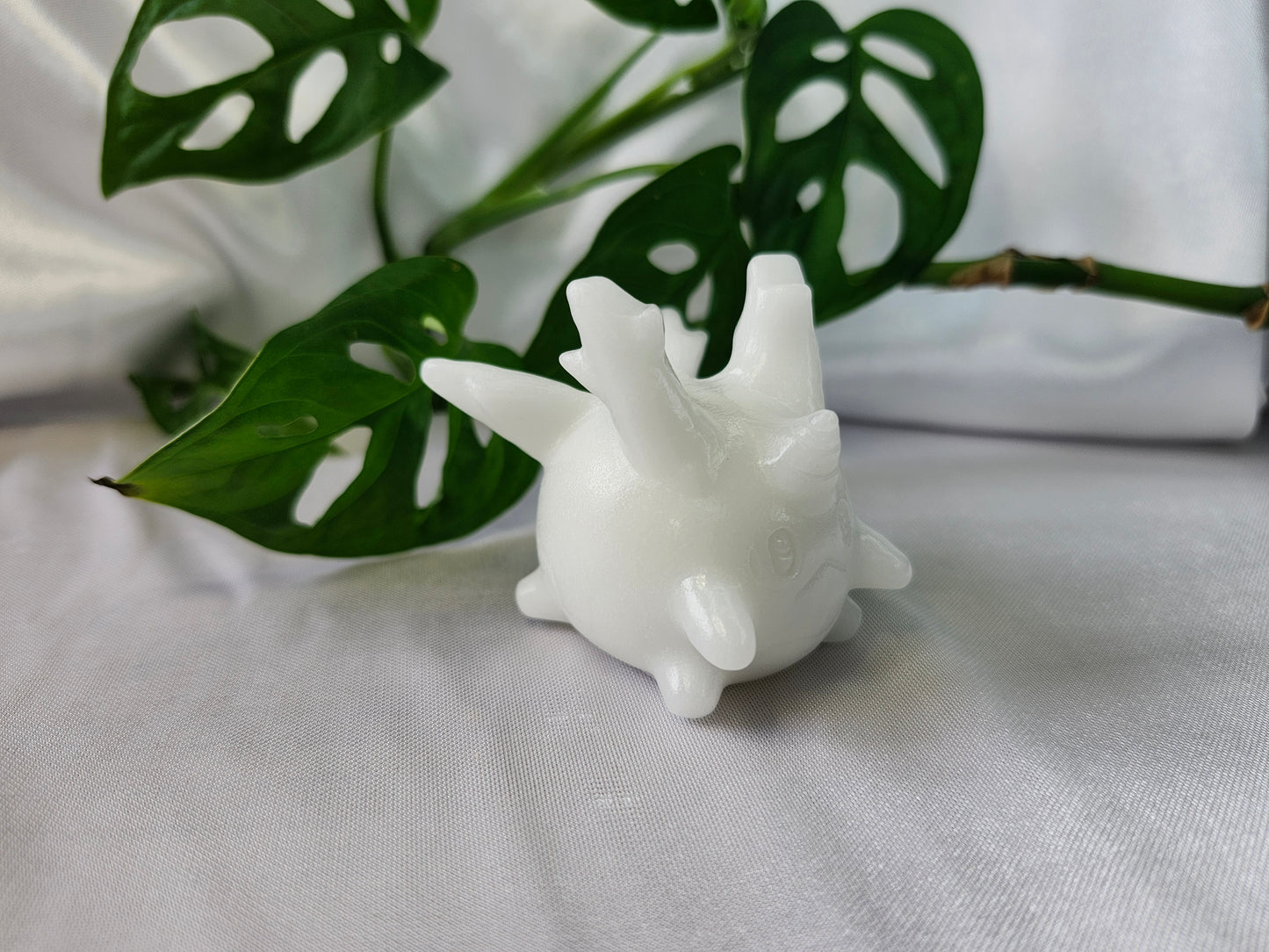WHITE JADE CORSOLA