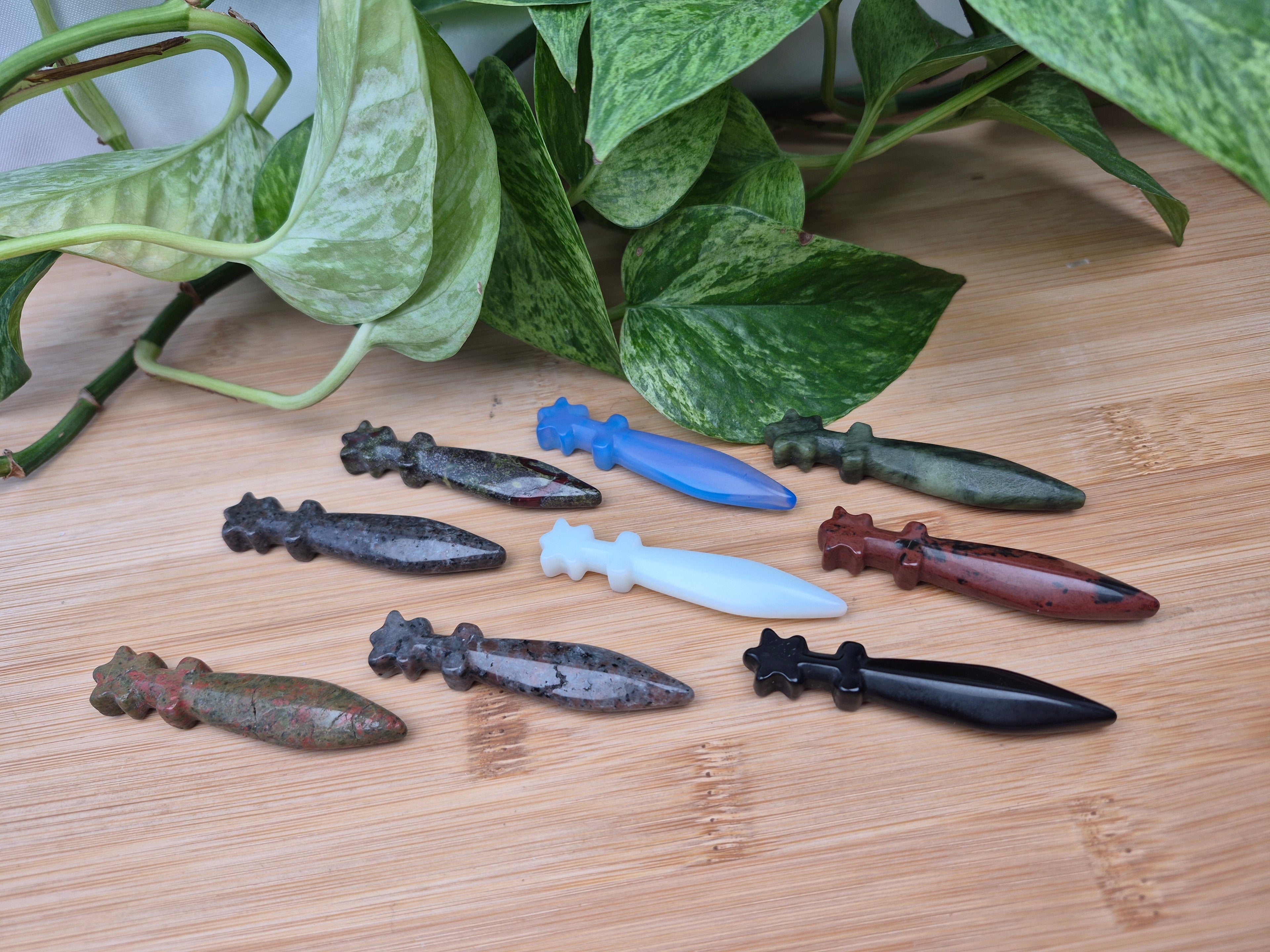 MIXED CRYSTAL MINI DAGGER